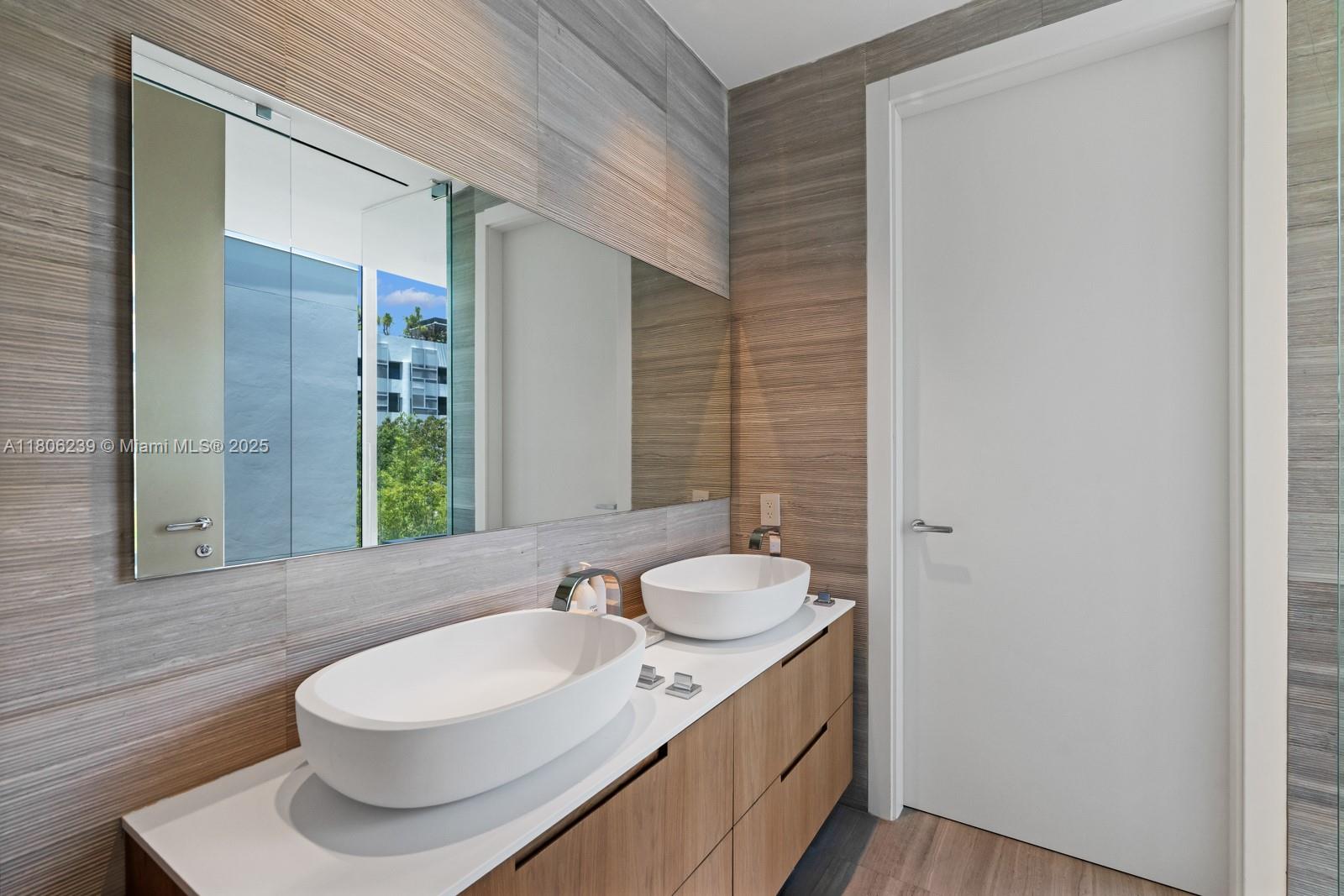 4700 N Meridian Ave, Miami Beach, Florida image 38
