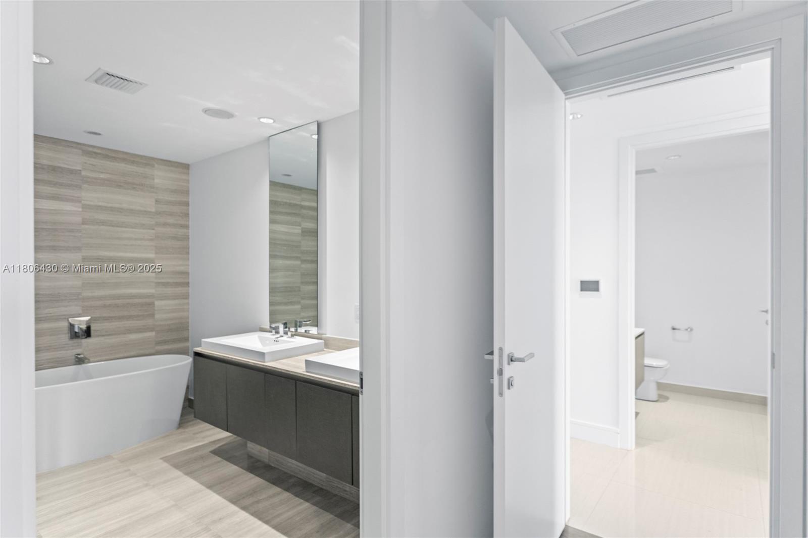 3250 NE 188th St #203, Aventura, Florida image 31