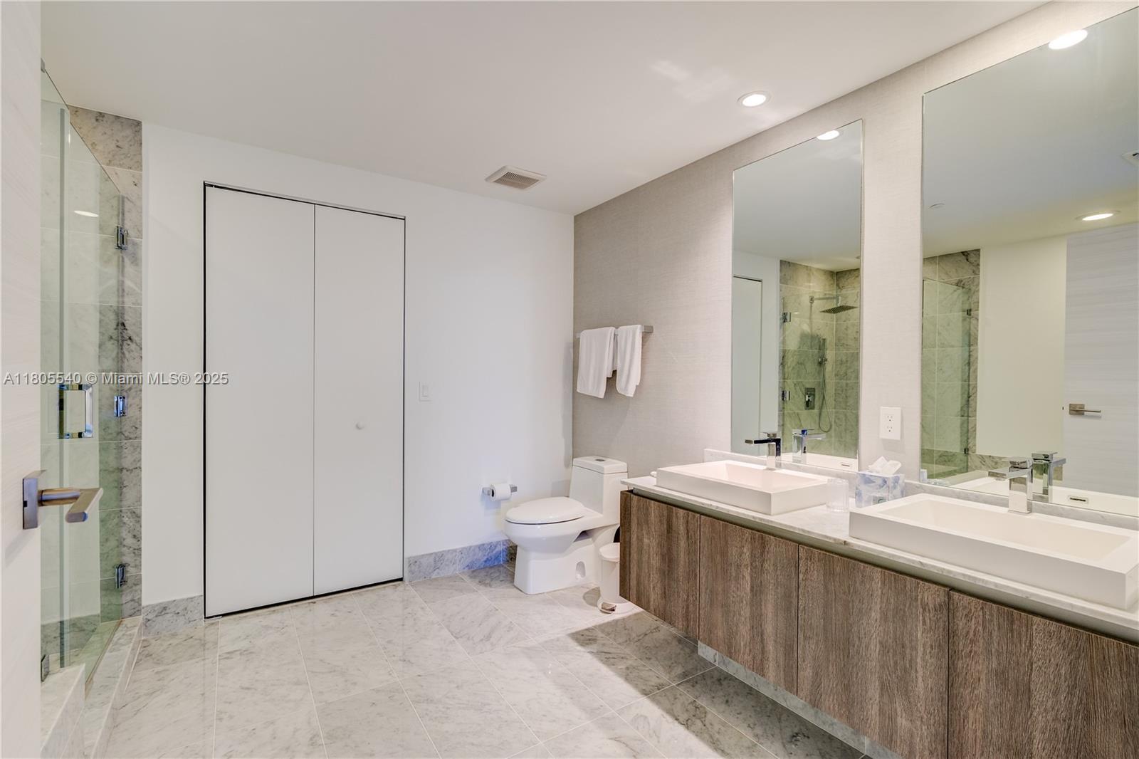 801 S Miami Ave #2906, Miami FL 33130