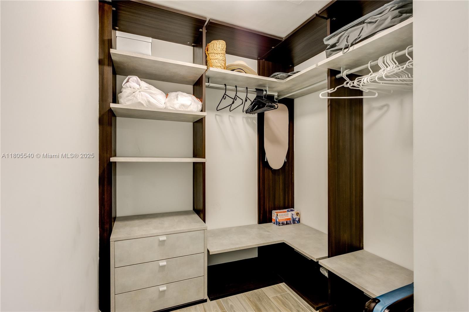 801 S Miami Ave #2906, Miami FL 33130