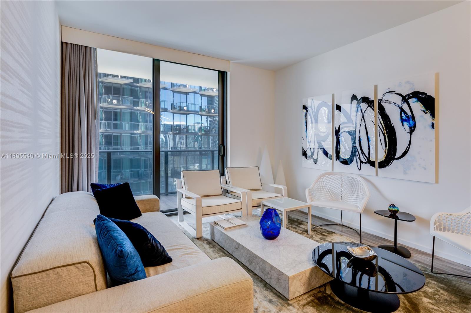 801 S Miami Ave #2906, Miami FL 33130