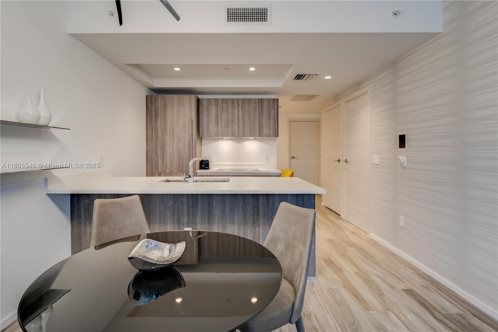 801 S Miami Ave #2906, Miami FL 33130