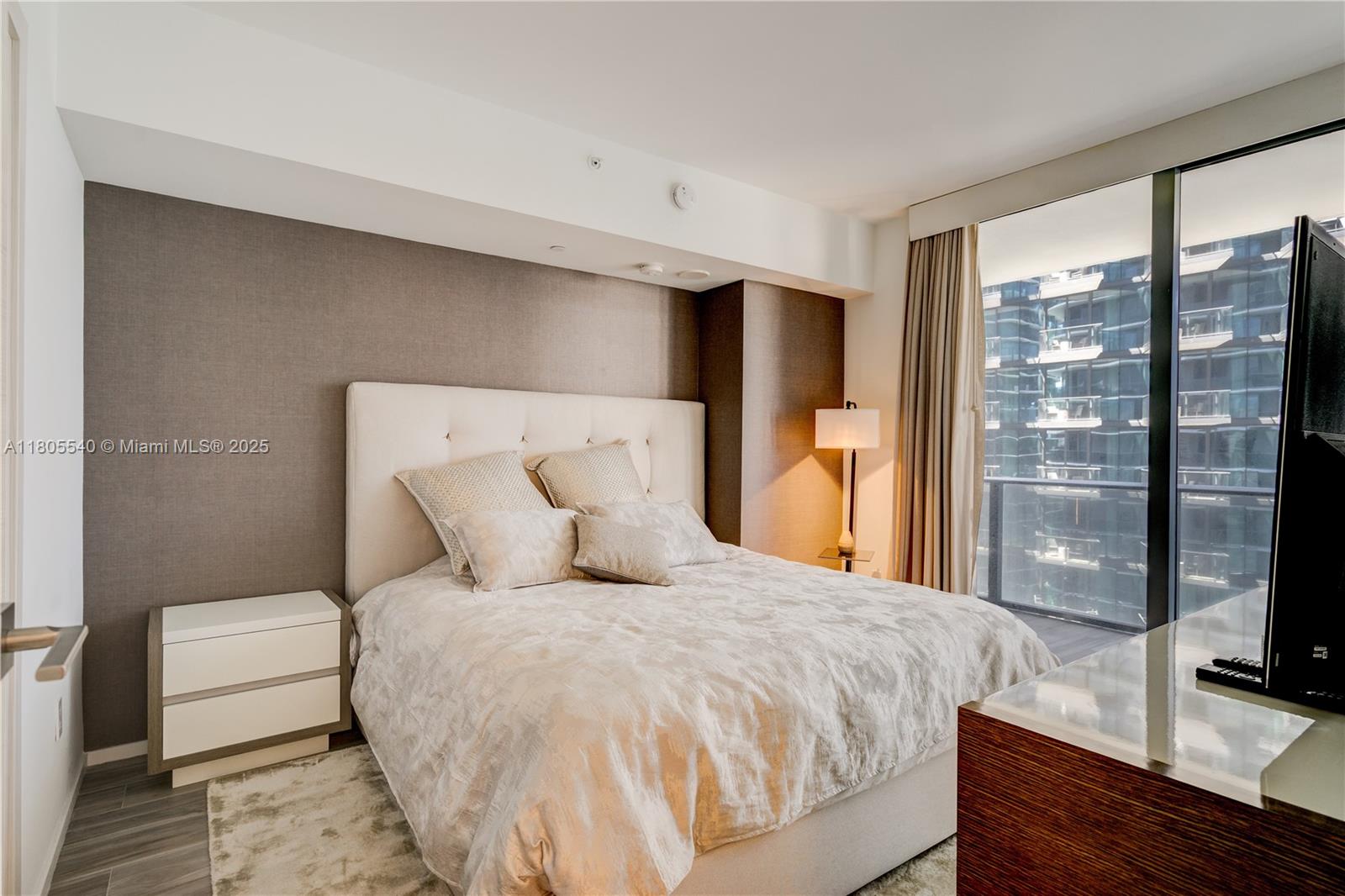 801 S Miami Ave #2906, Miami FL 33130