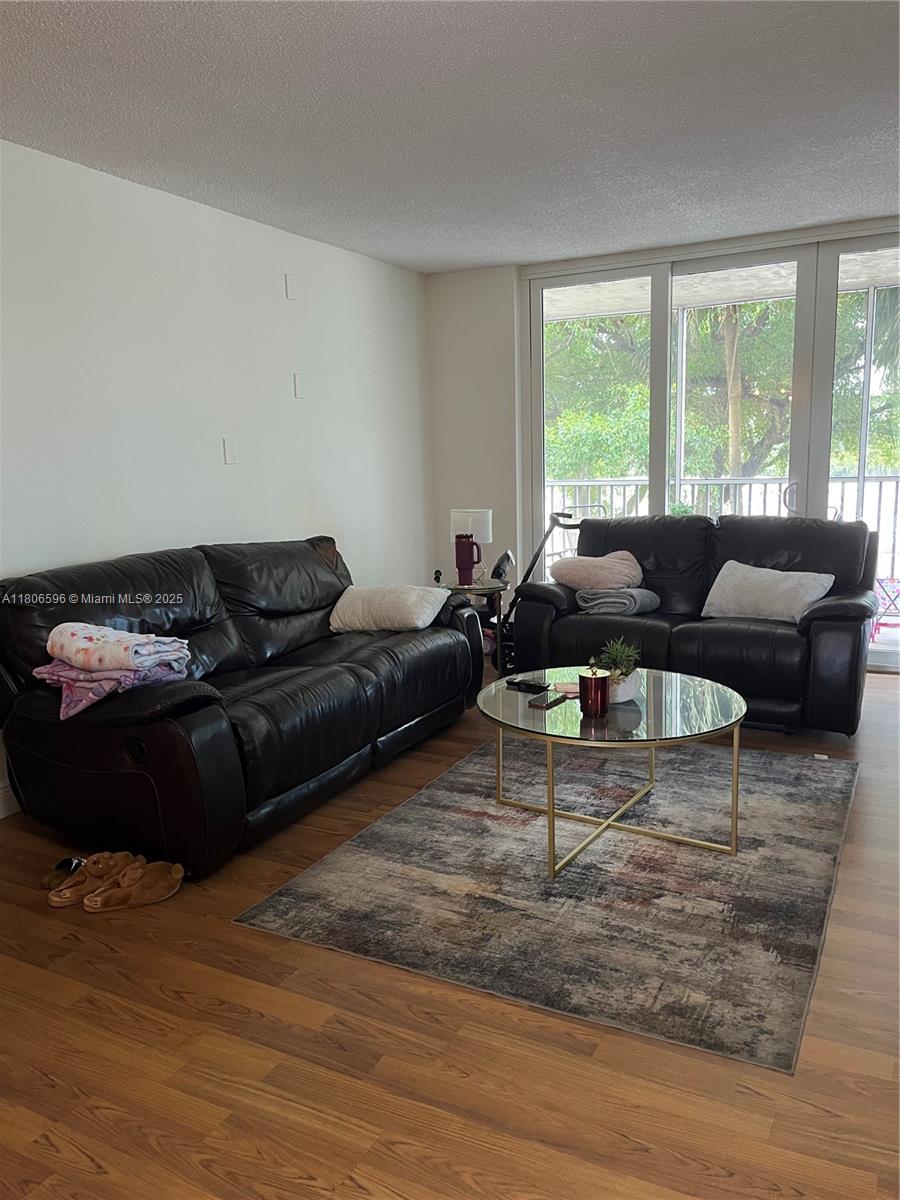250 Jacaranda Dr #303, Plantation, Florida image 5