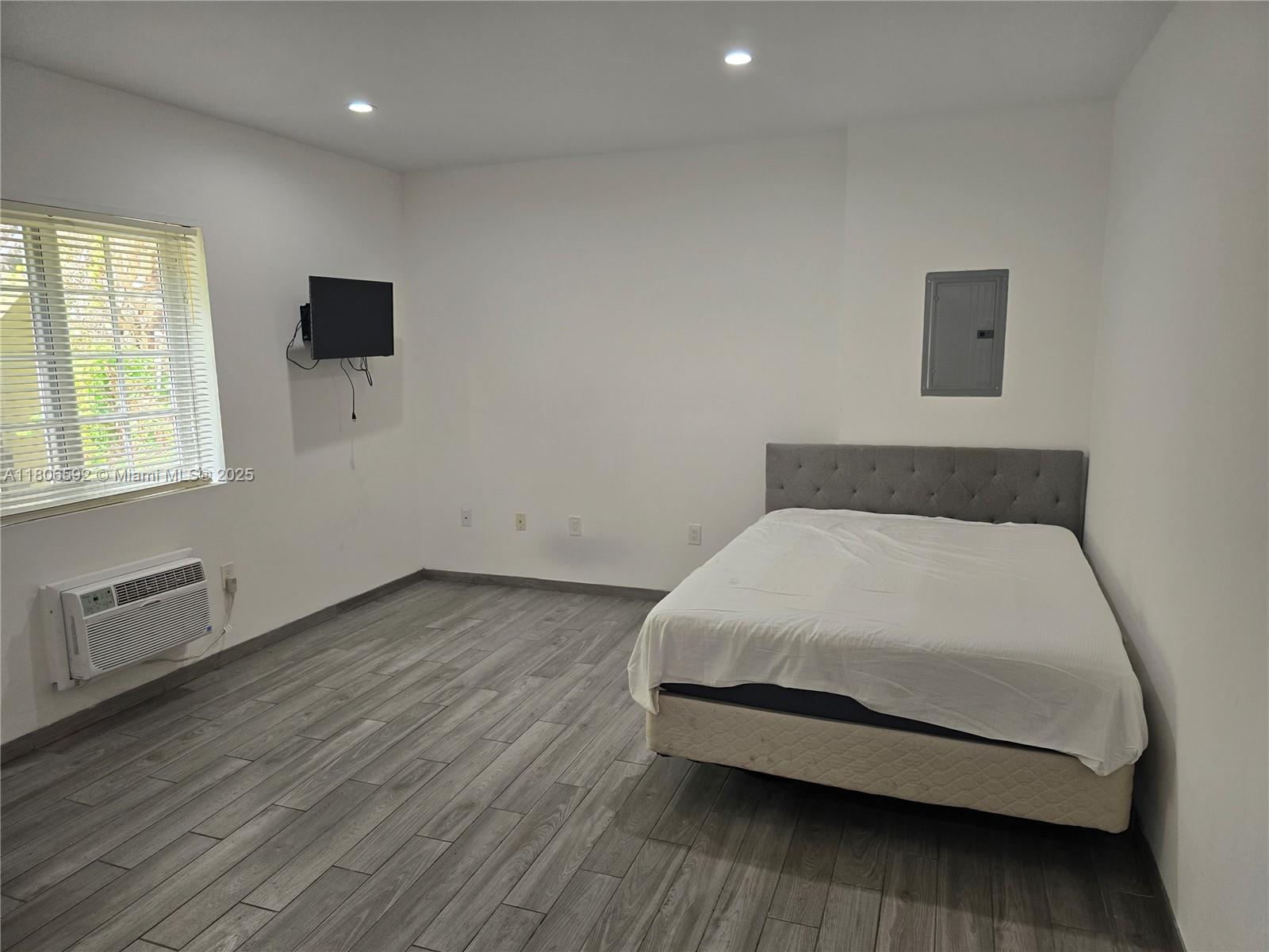 Property photo # 6
