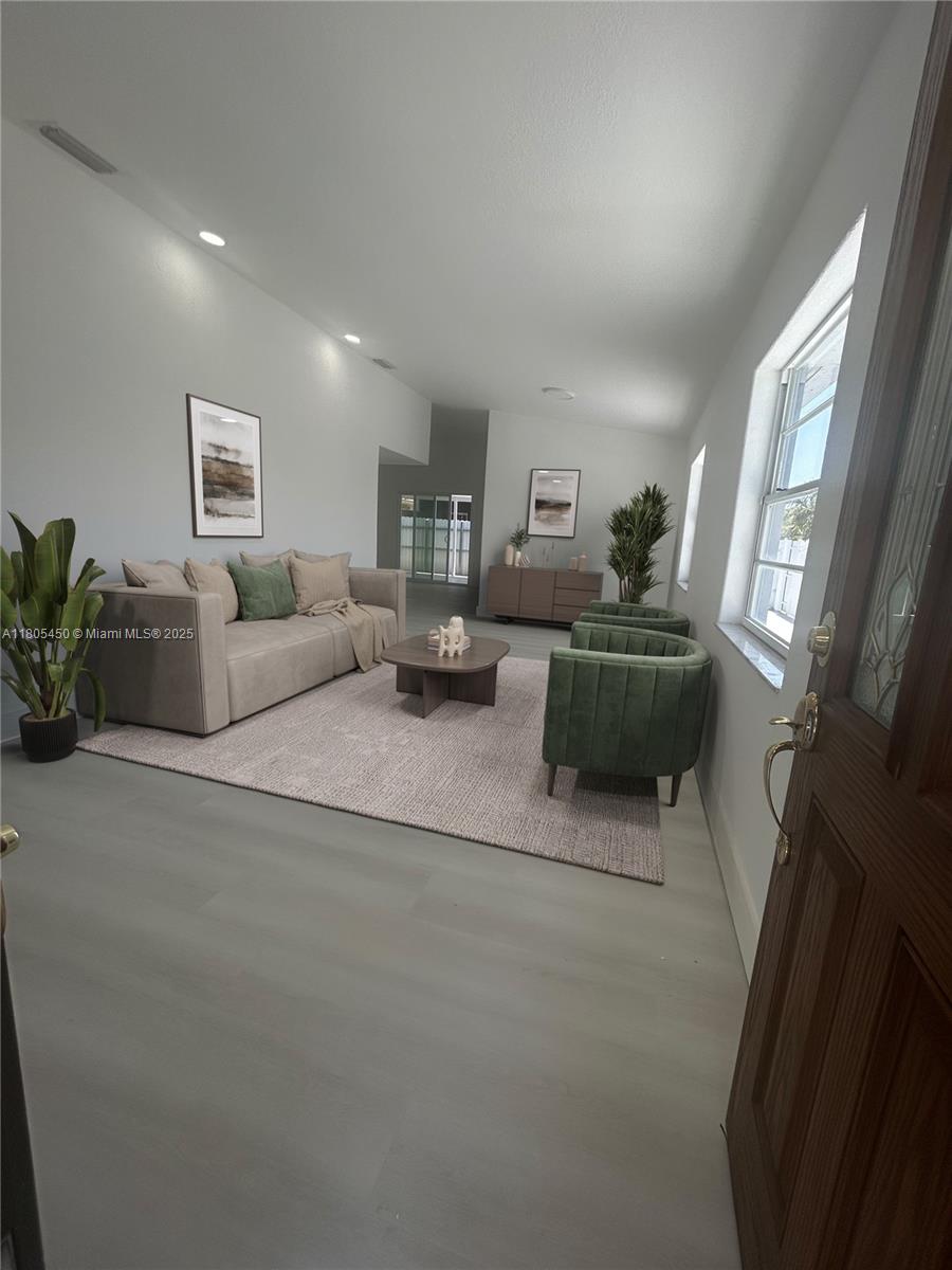 2896 W 73rd St, Hialeah, Florida image 3