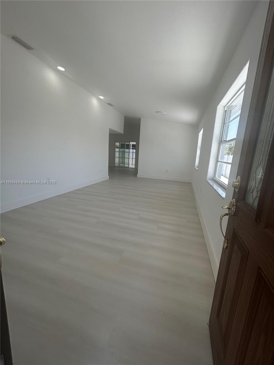 2896 W 73rd St, Hialeah, Florida image 4