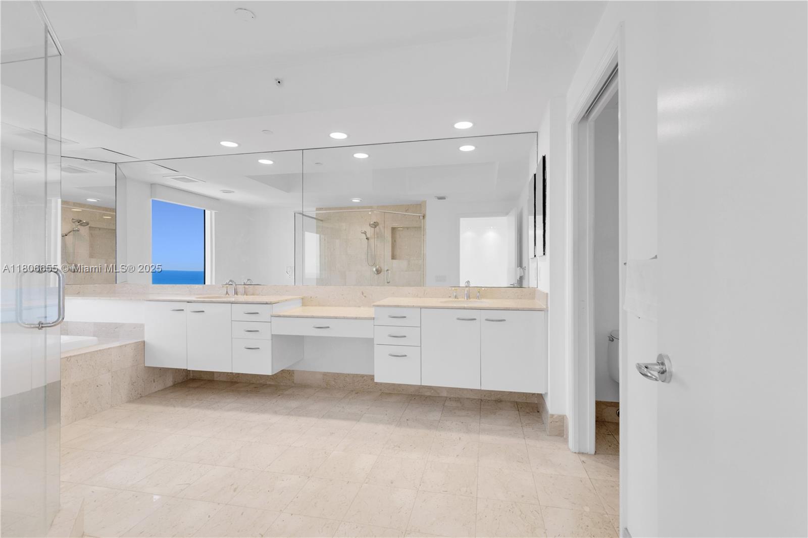 21200 Point Pl #1802, Aventura, Florida image 40