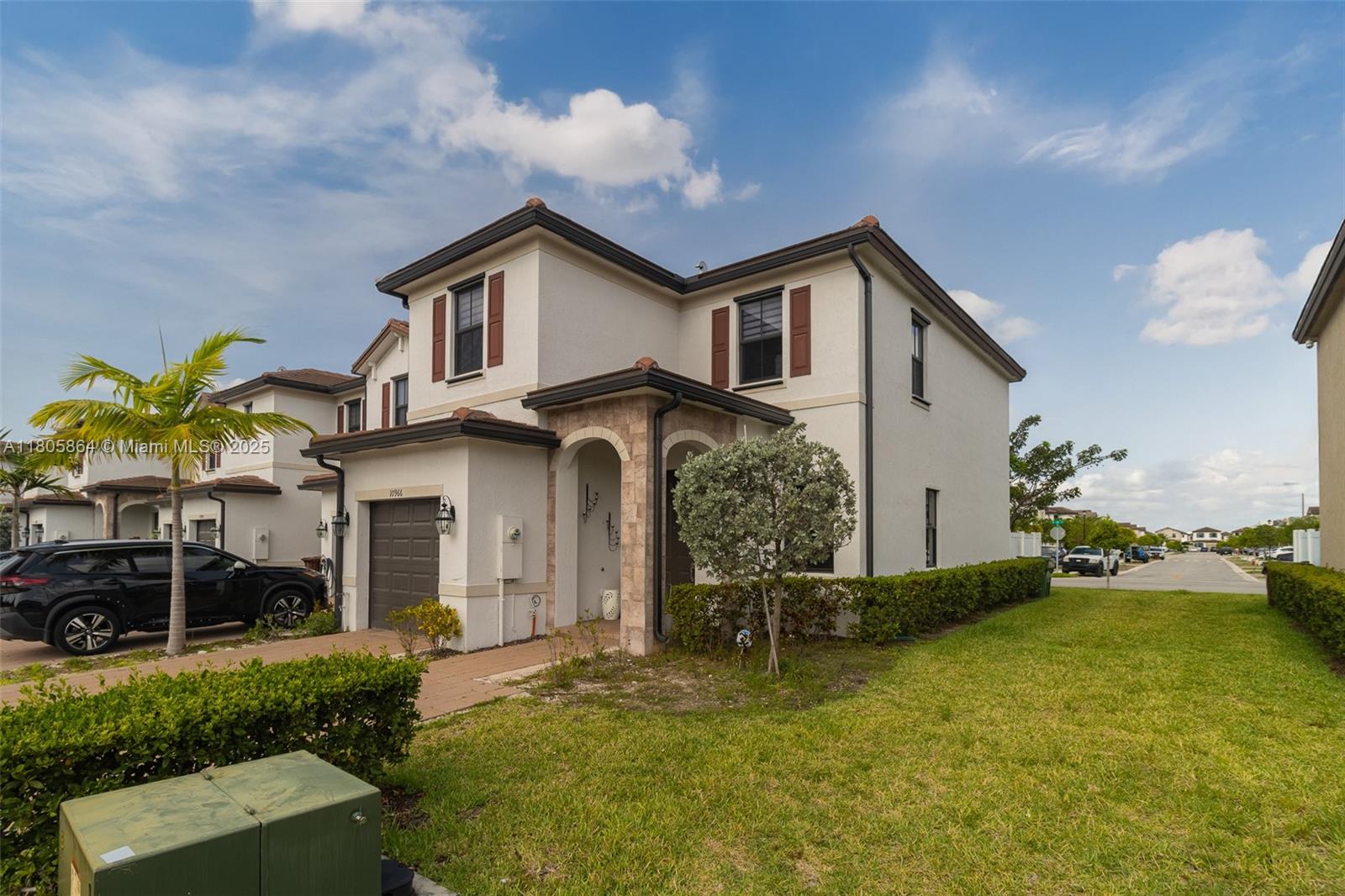 10966 W 33rd Way, Hialeah, Florida image 2