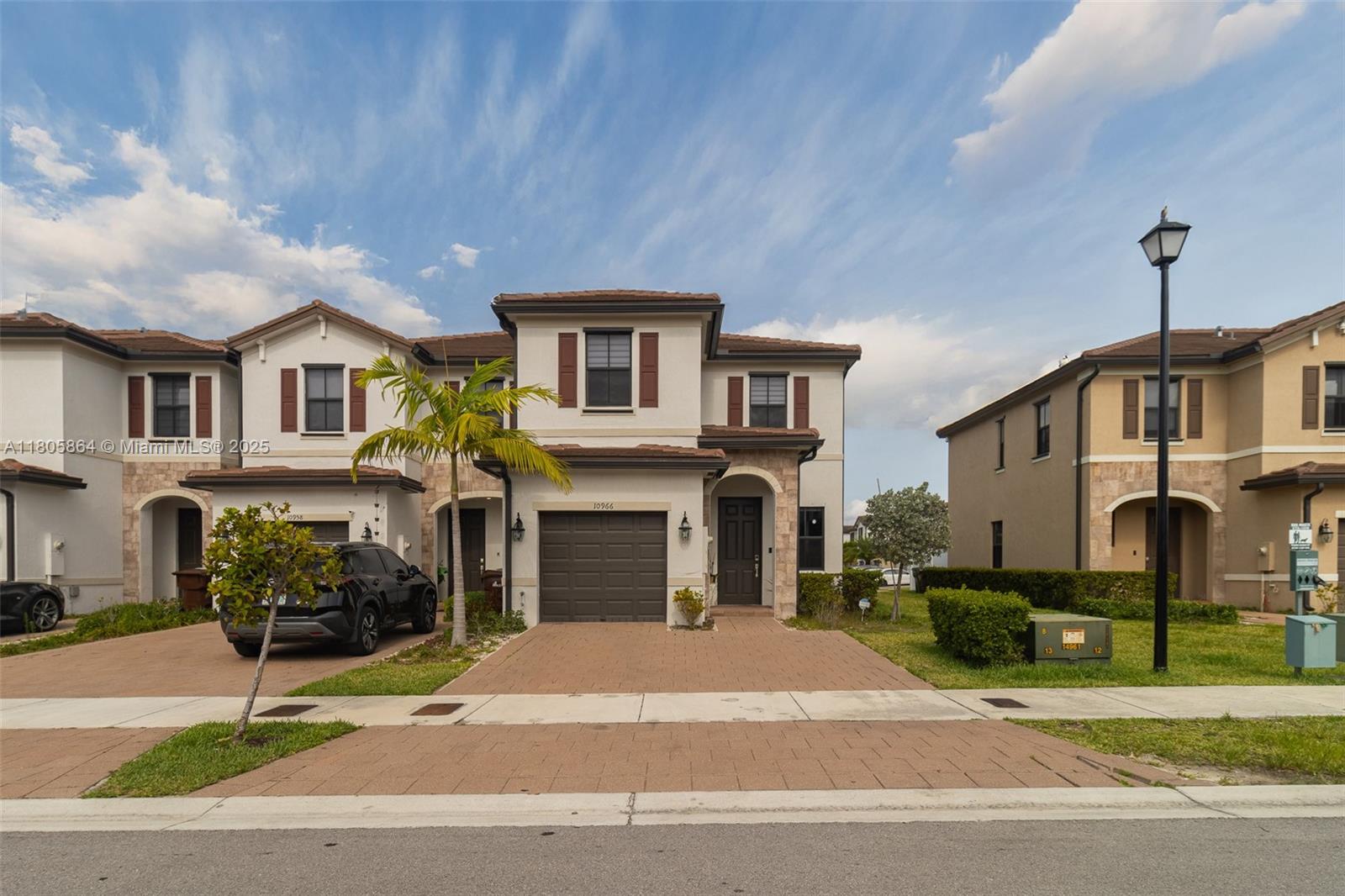 10966 W 33rd Way, Hialeah, Florida image 3