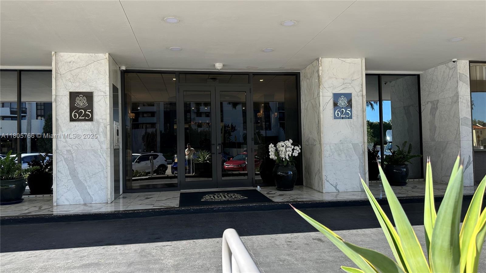 625 Biltmore Way #707, Coral Gables, Florida image 2