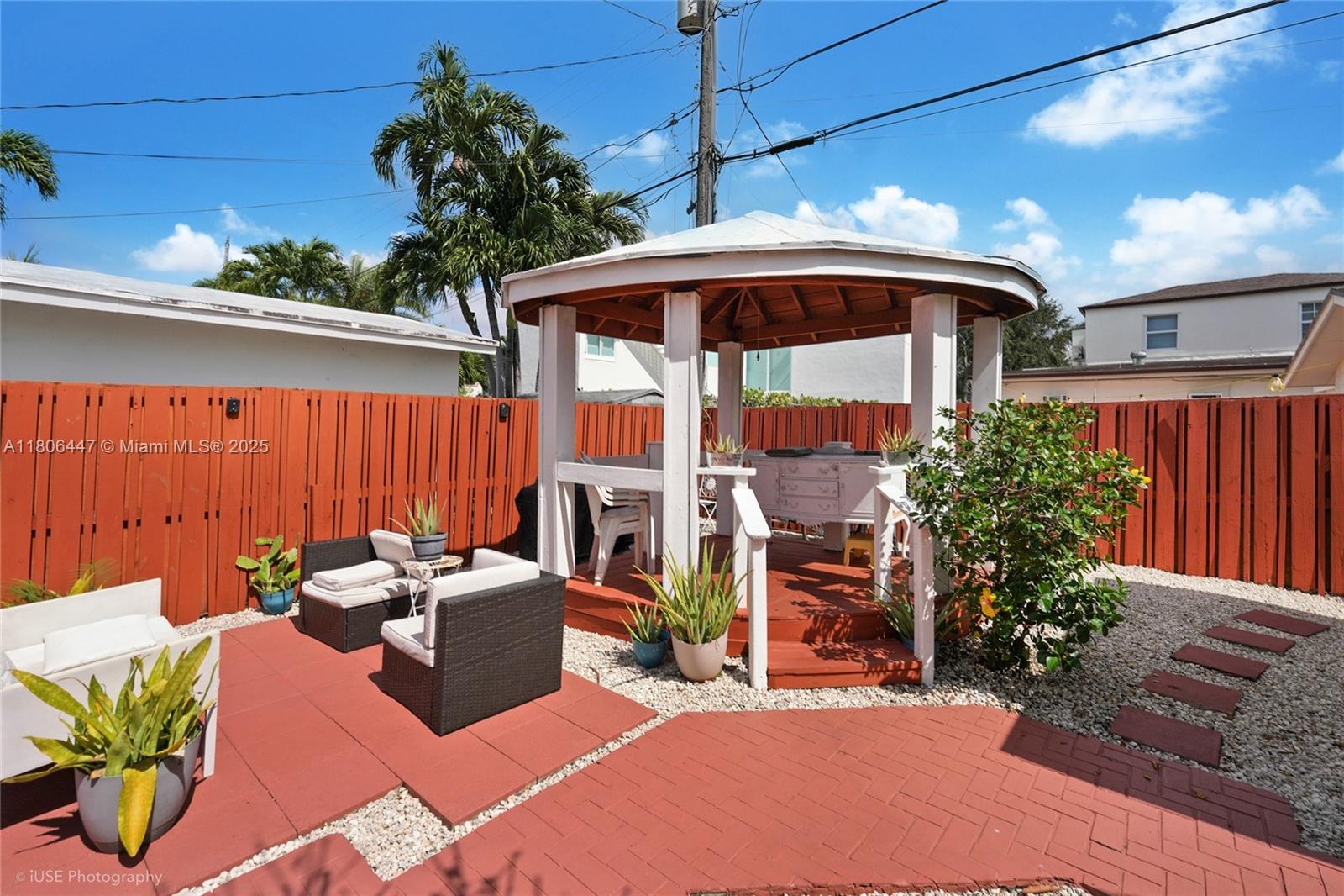 1727 SW 11th Ter, Miami, Florida image 2