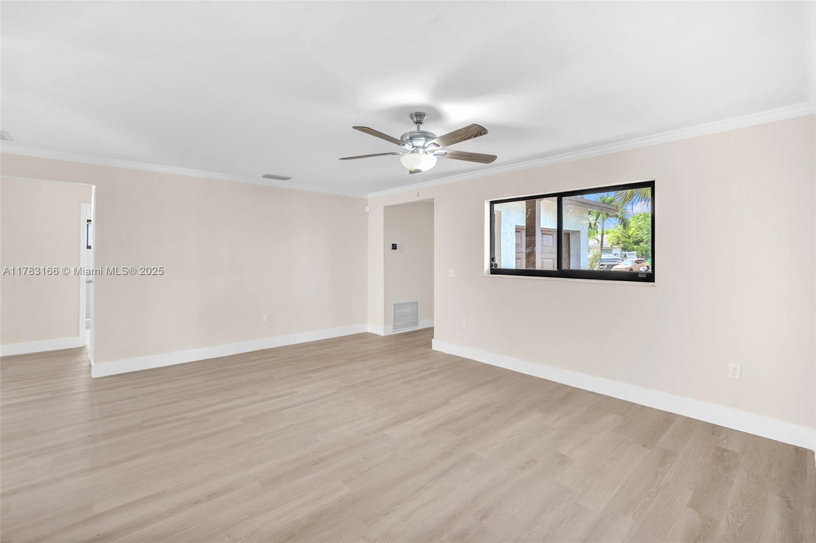 11310 NW 35th St, Sunrise, Florida image 10