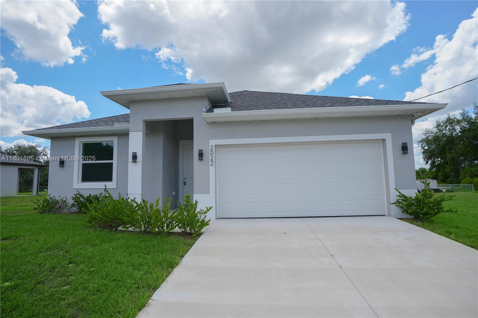 2022 Granada Rd, La Belle, Florida image 1