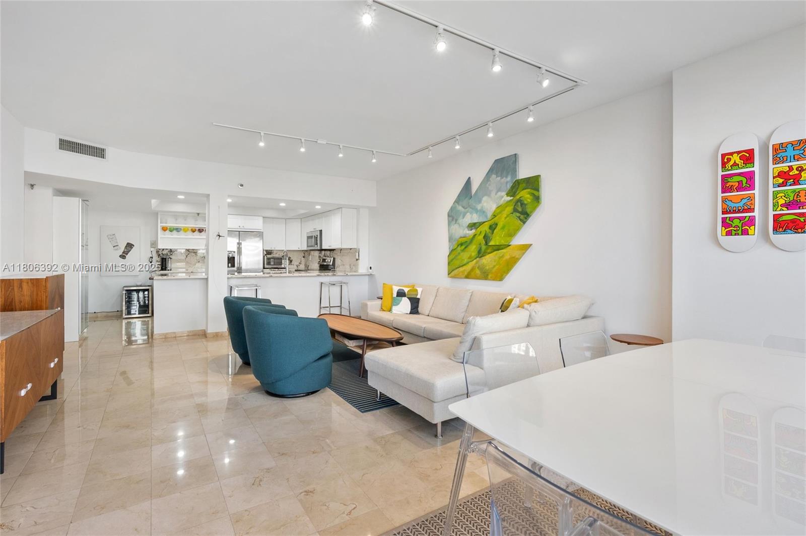 Condo for Sale in Miami, FL