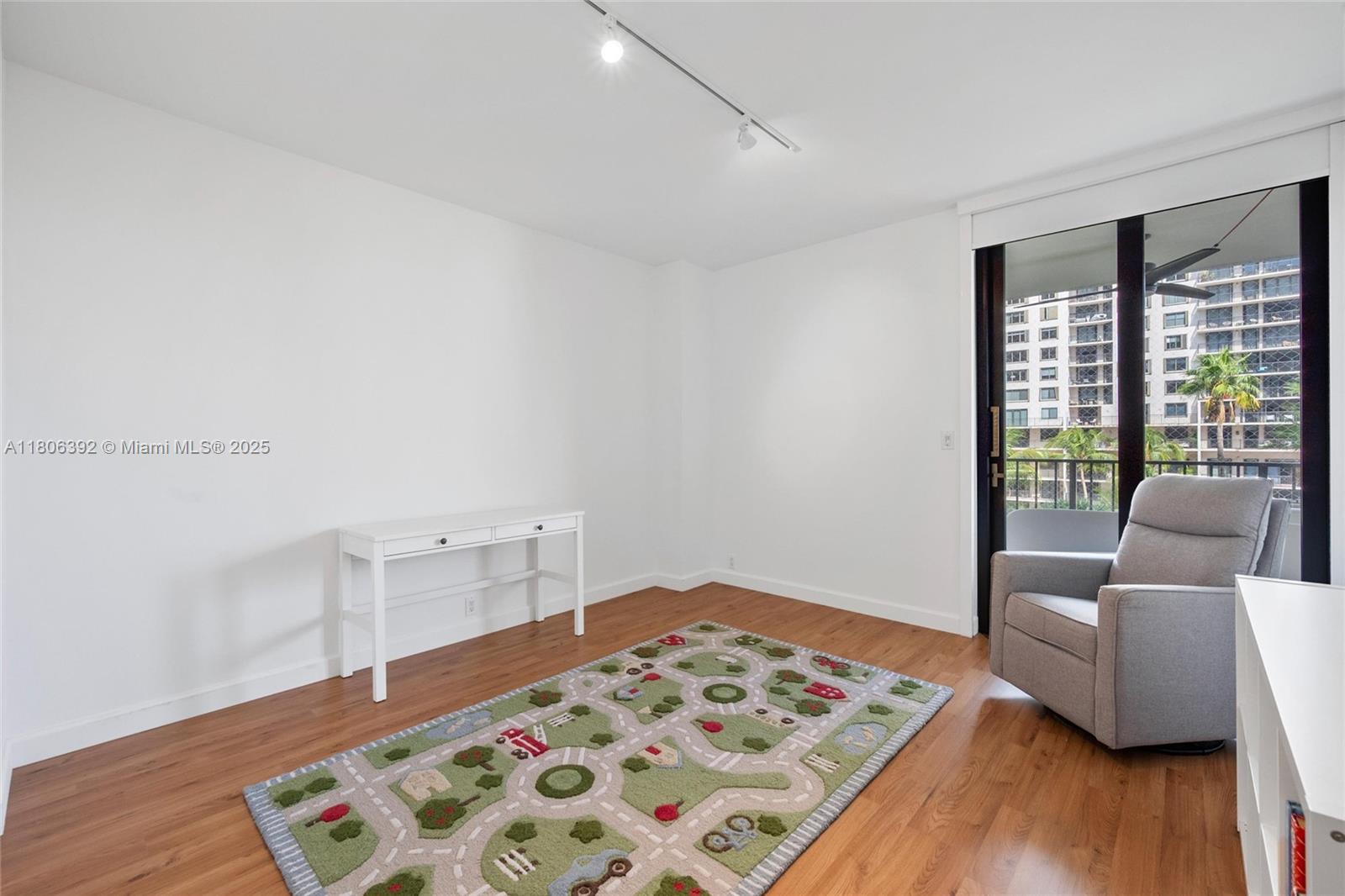 Listing Photo 19