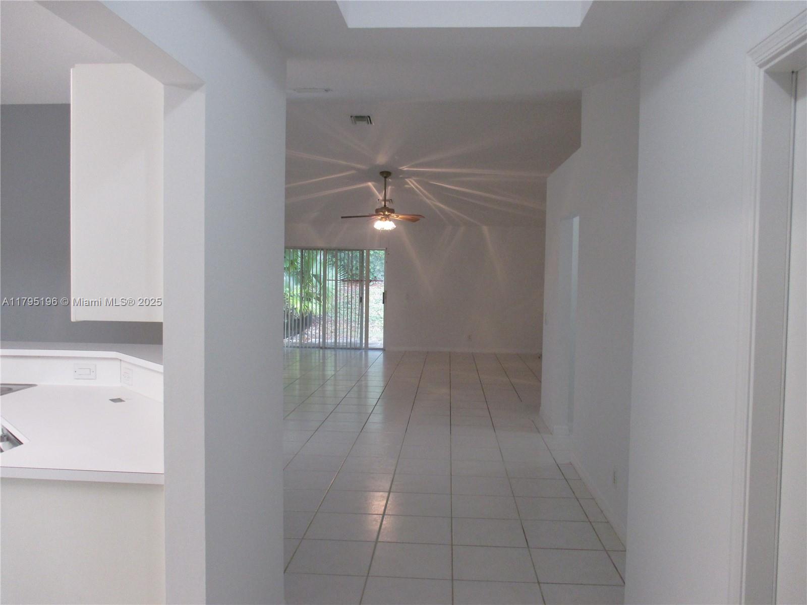 4112 Pine Ridge Ln, Weston, Florida image 1