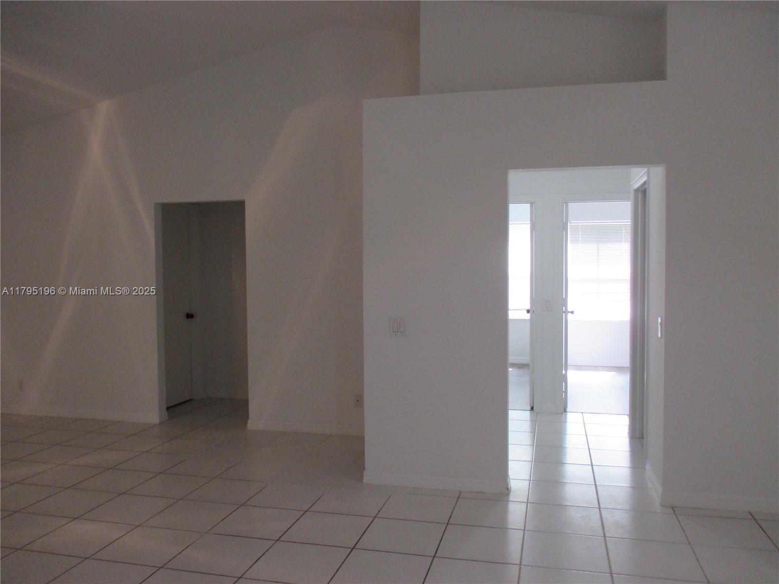 4112 Pine Ridge Ln, Weston, Florida image 10