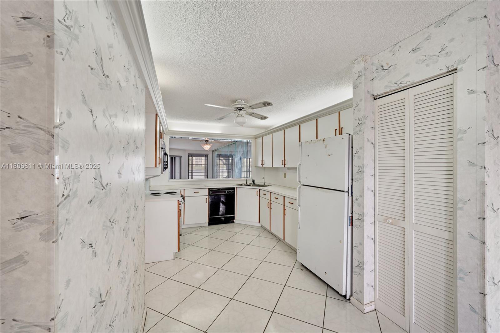 7408 Fairfax Dr #108, Tamarac, Florida image 6