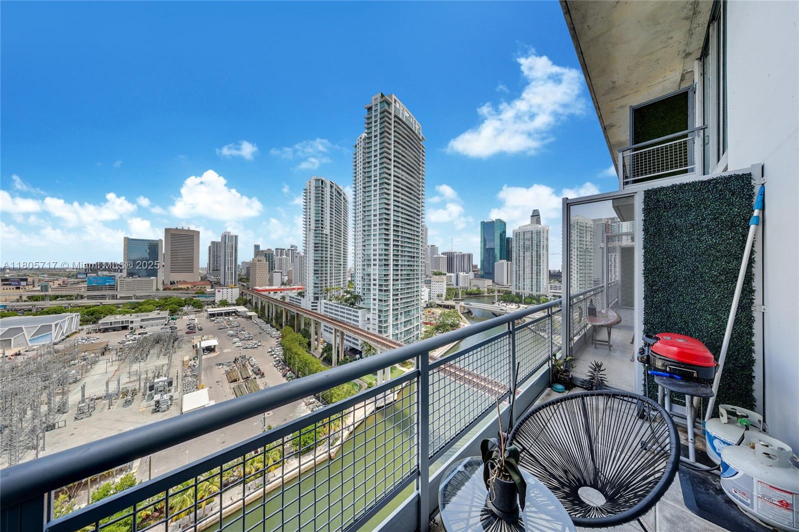 690 SW 1st Ct #2109, Miami FL 33130