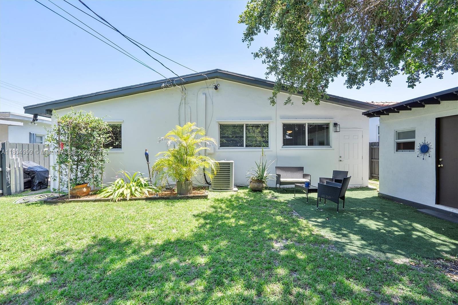 1693 NE 171st St, North Miami Beach, Florida image 22
