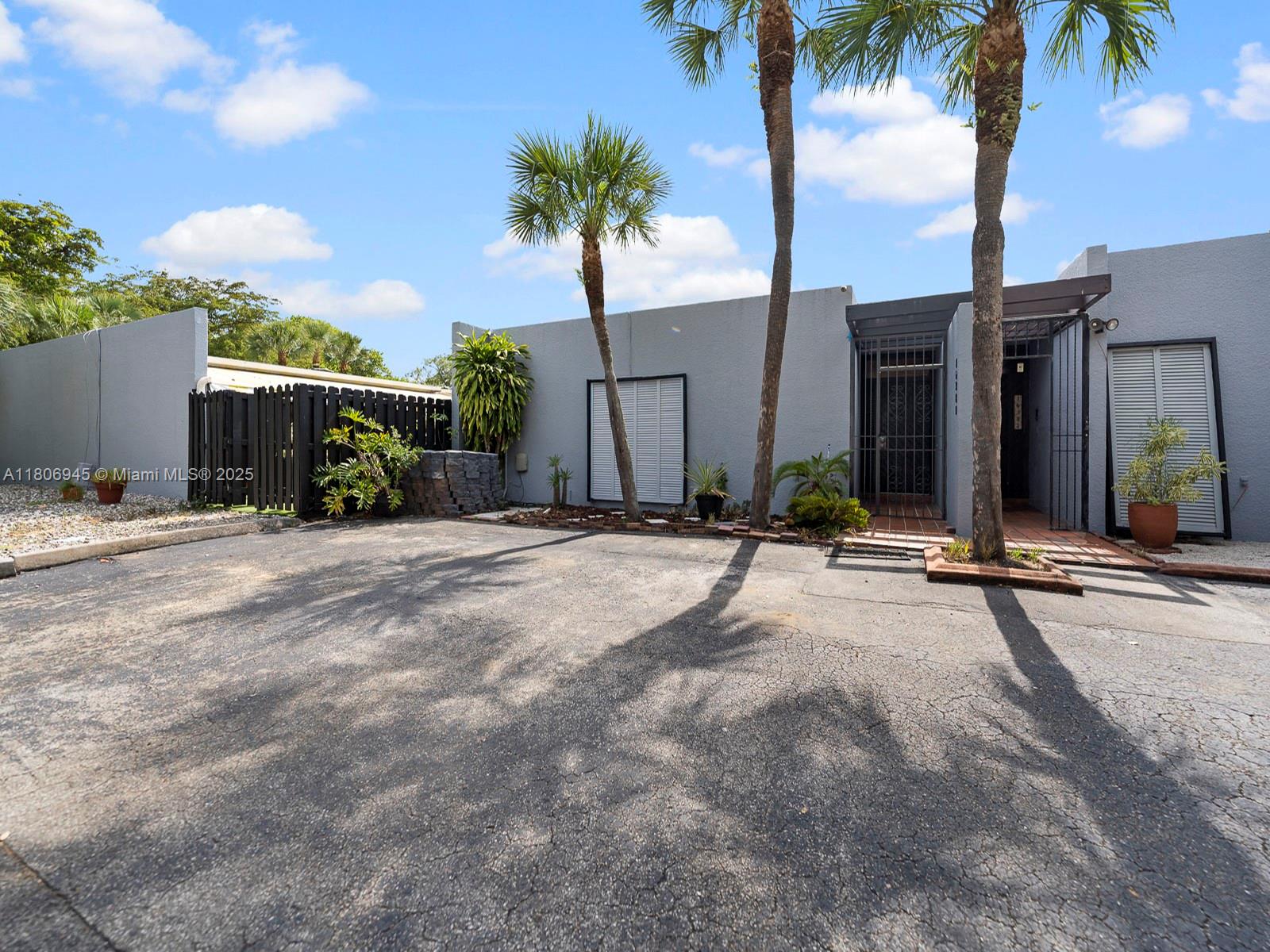16380 Briar Patch Pl, Miami Lakes, Florida image 1