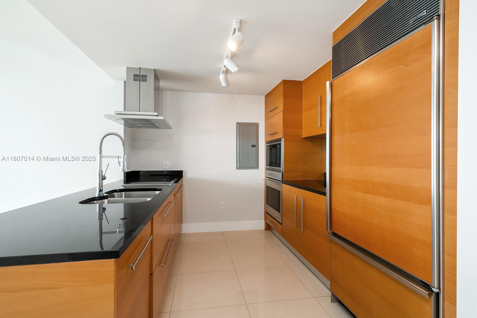 495 Brickell Ave #2703, Miami FL 33131