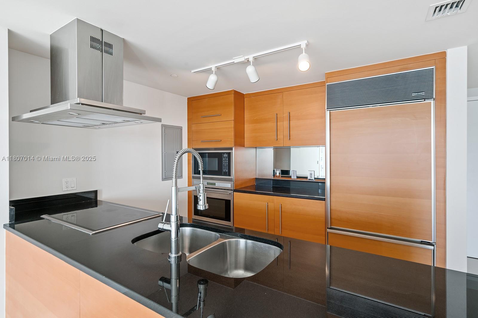 495 Brickell Ave #2703, Miami FL 33131