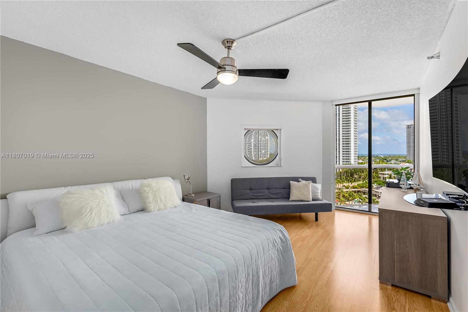 3610 Yacht Club Dr #1005, Aventura, Florida image 22