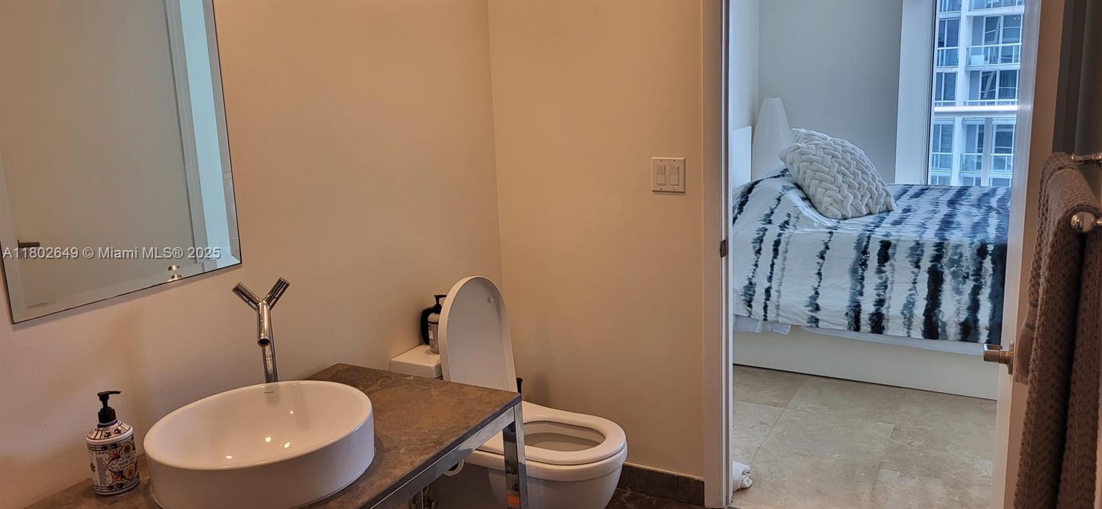475 Brickell Ave #4911, Miami FL 33131