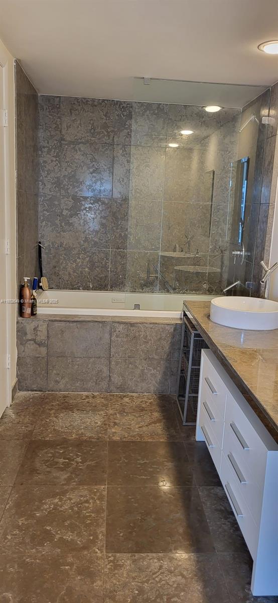 475 Brickell Ave #4911, Miami FL 33131