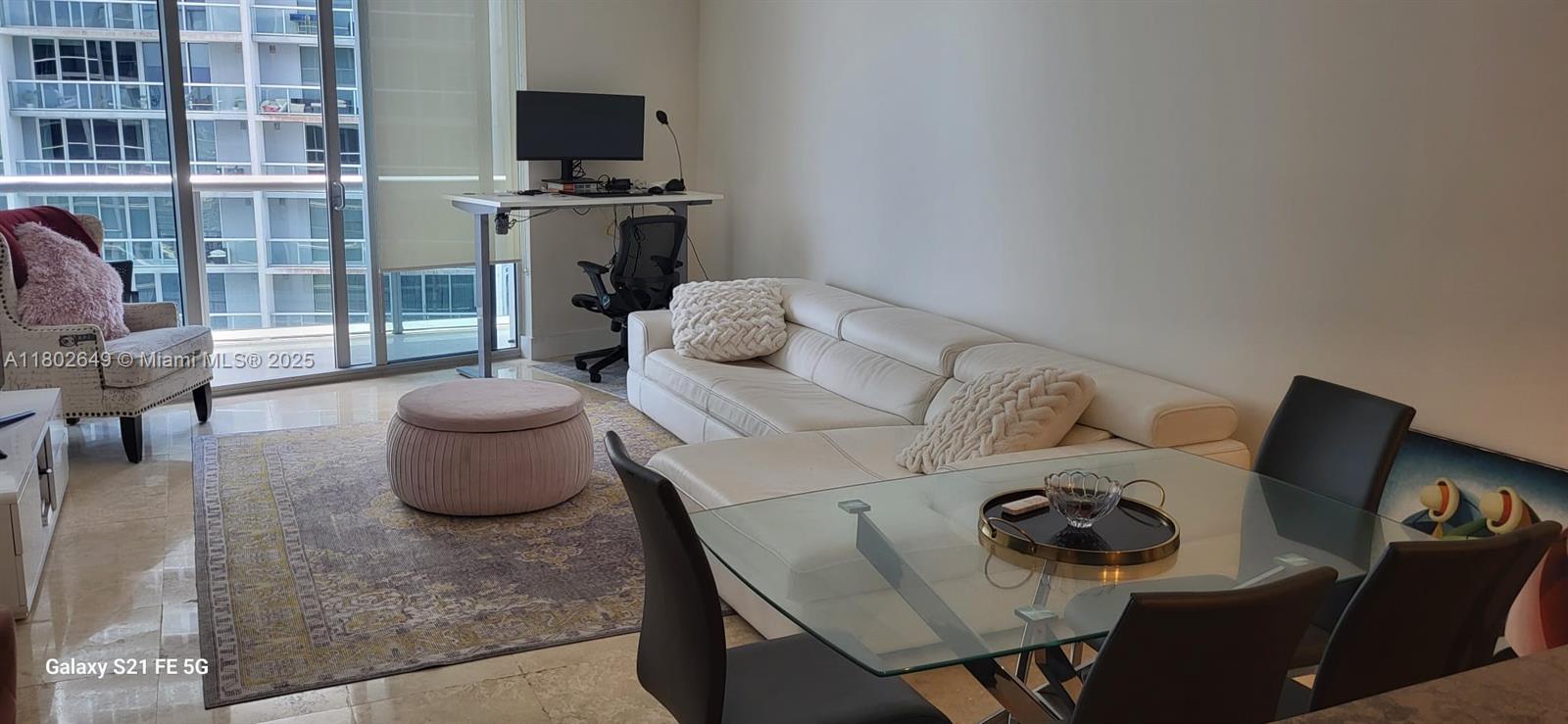 475 Brickell Ave #4911, Miami FL 33131