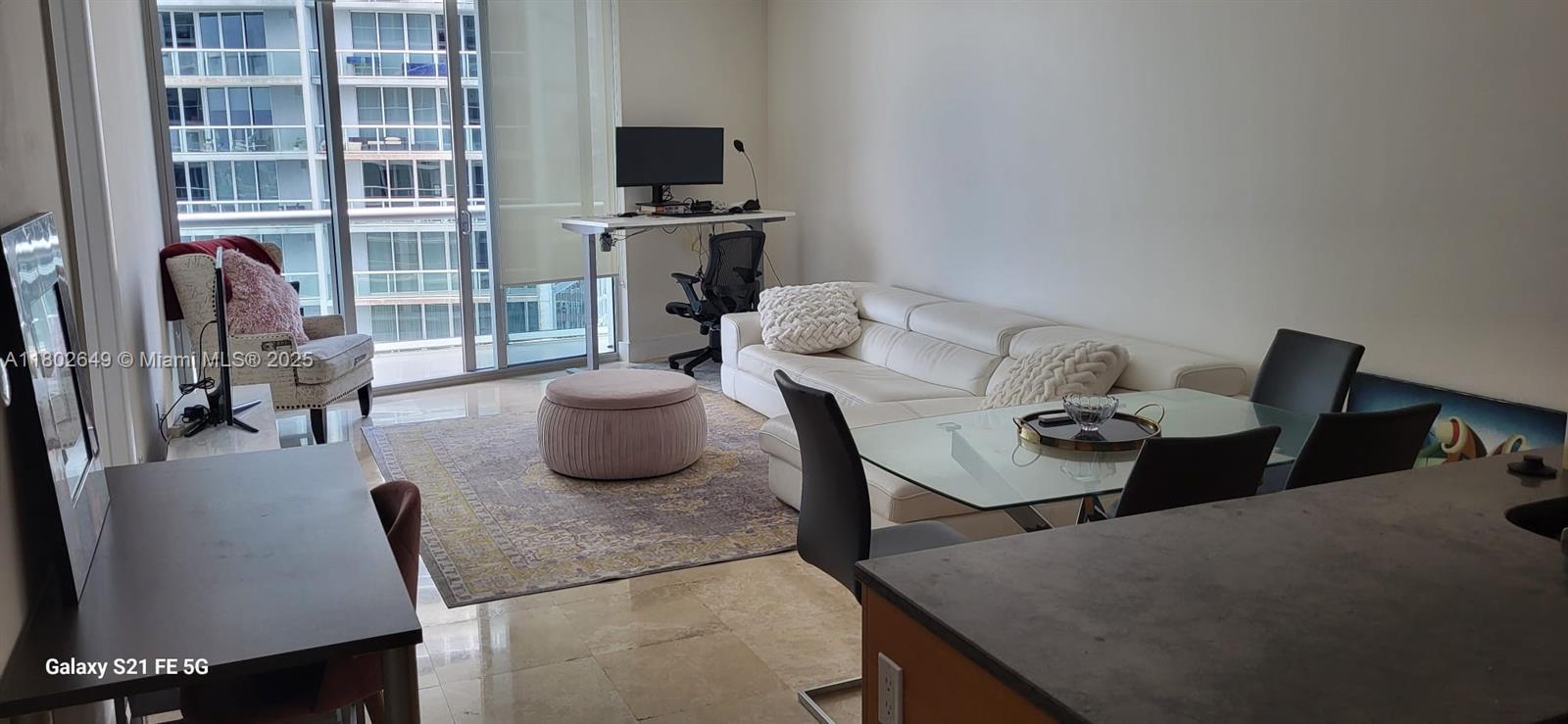475 Brickell Ave #4911, Miami FL 33131