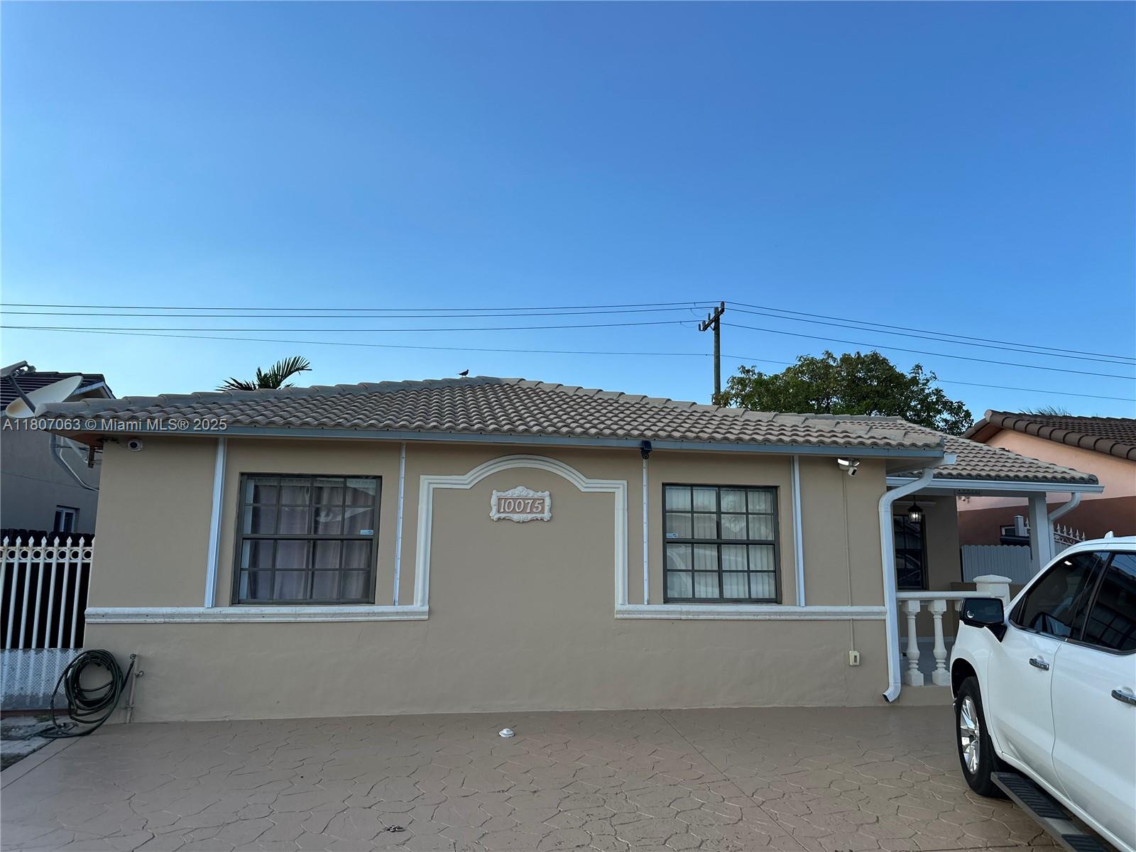 10075 NW 129th Ter, Hialeah Gardens, Florida image 2