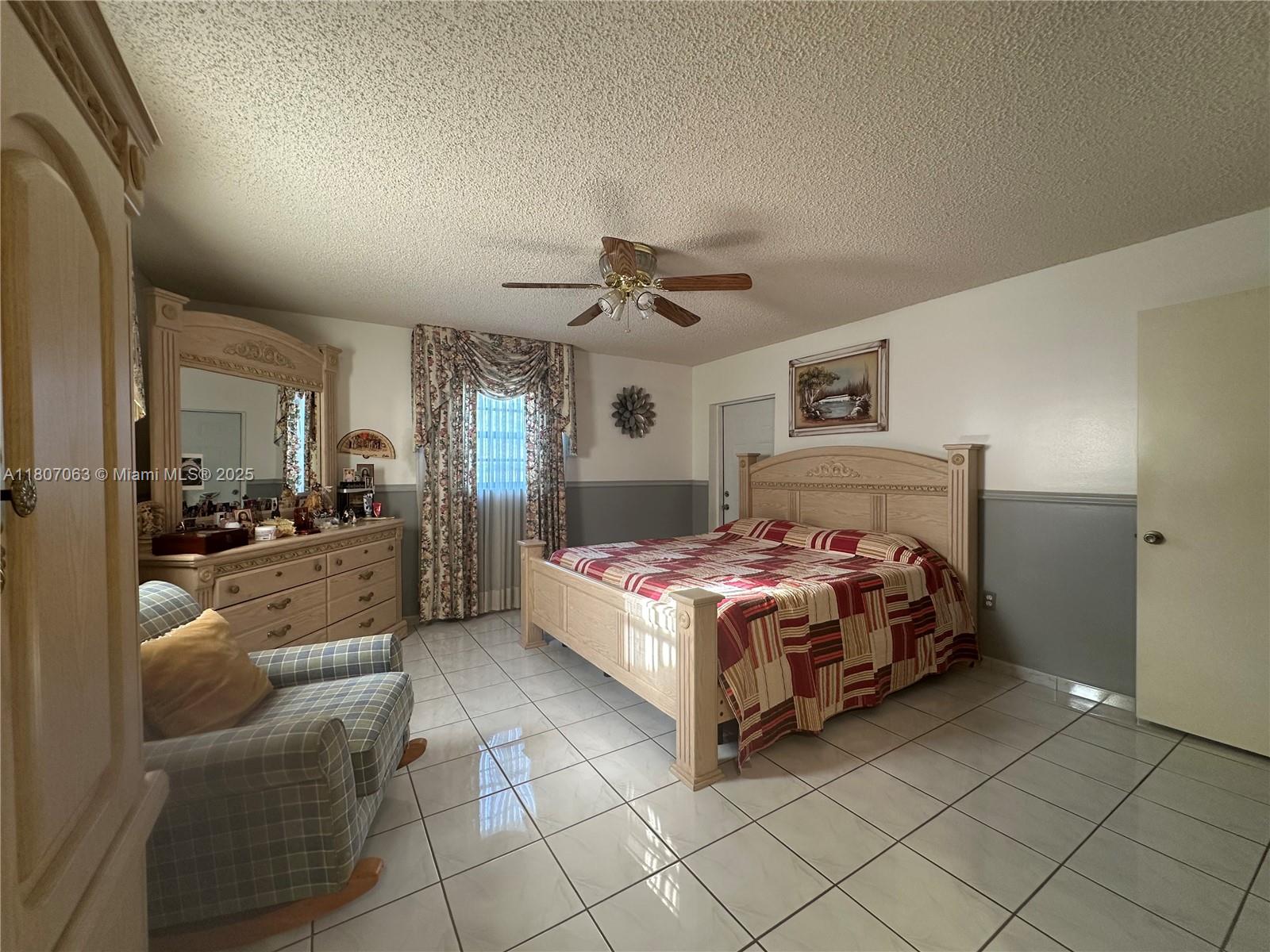 10075 NW 129th Ter, Hialeah Gardens, Florida image 3