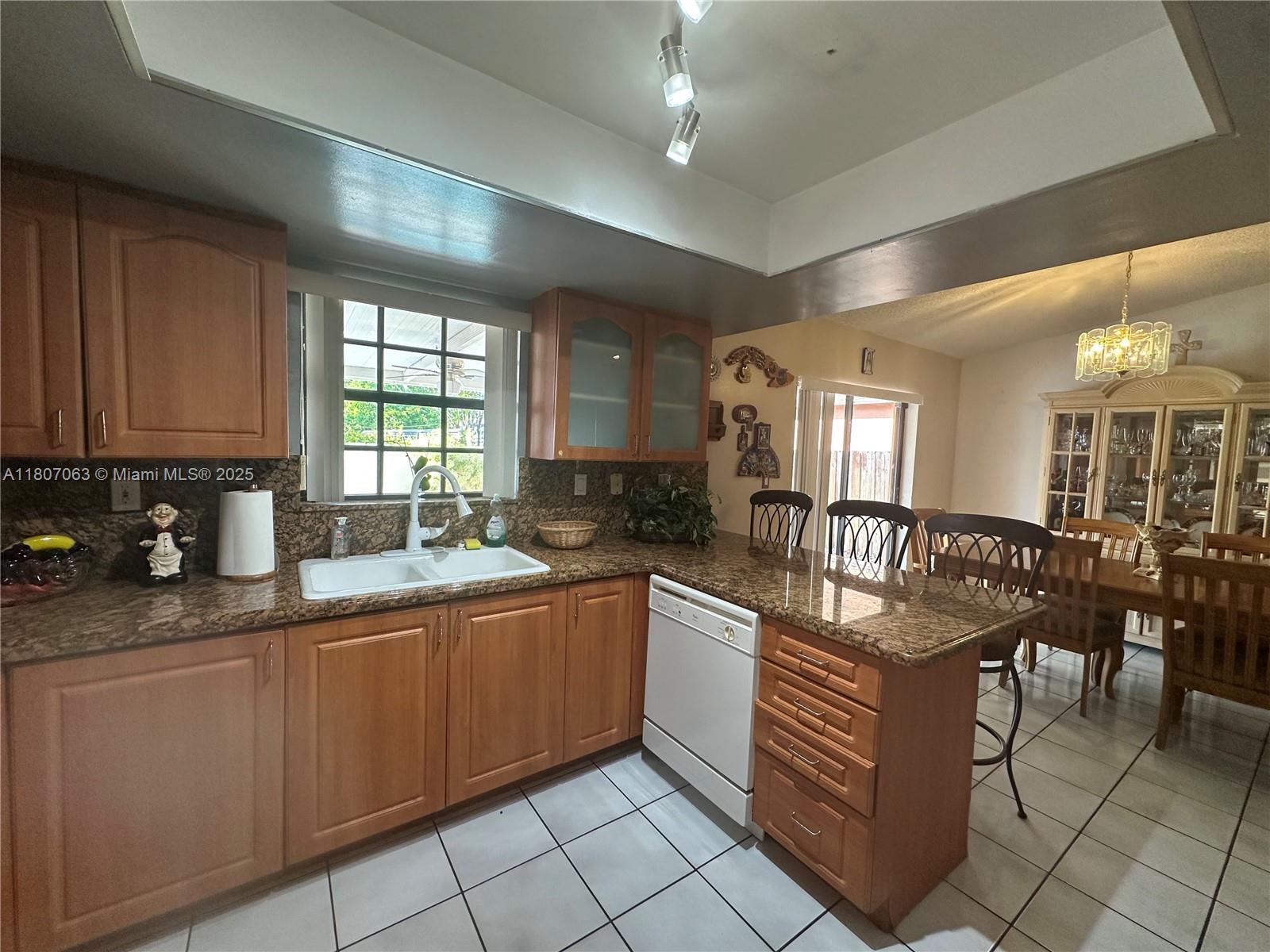 10075 NW 129th Ter, Hialeah Gardens, Florida image 7