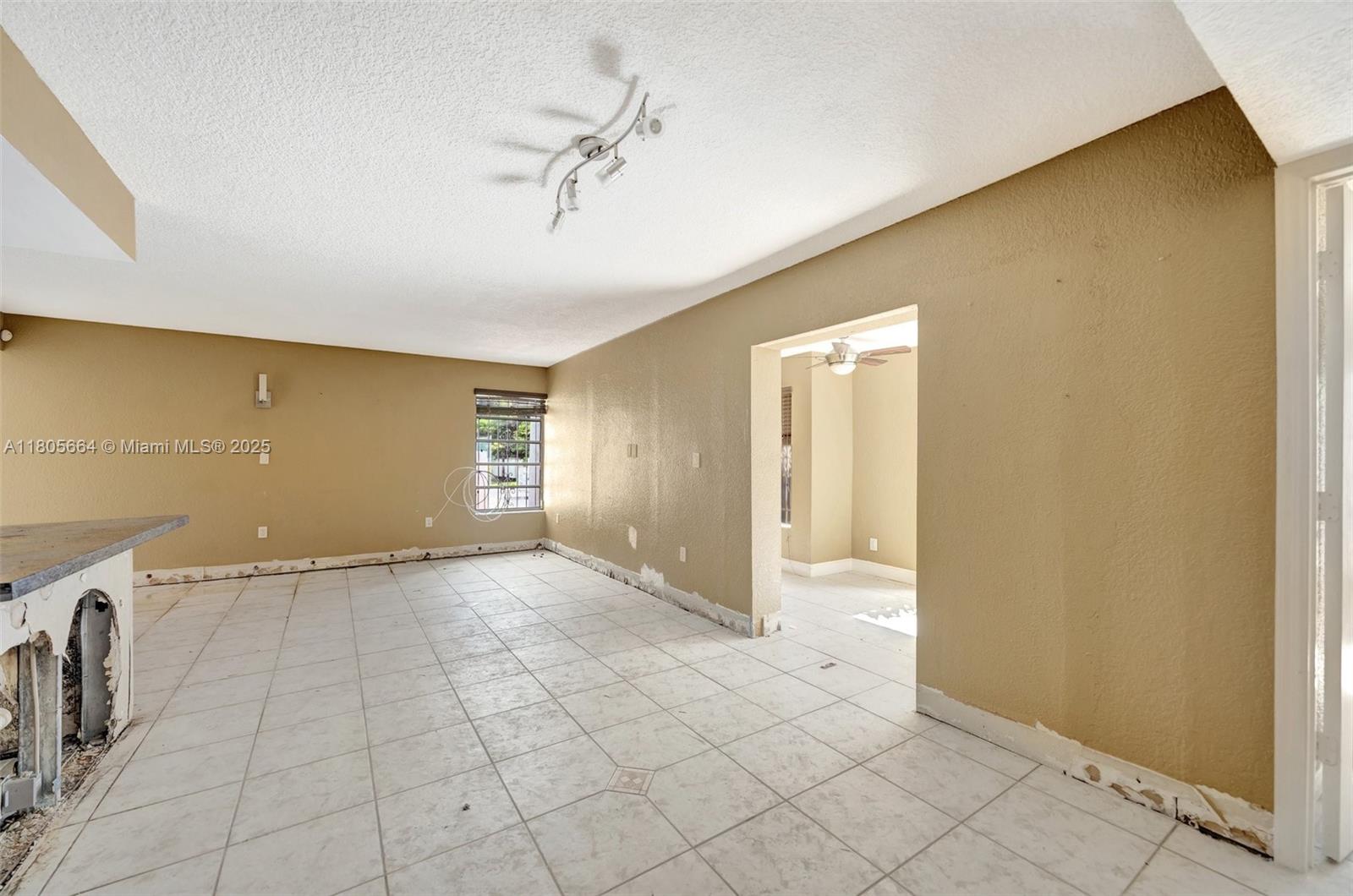9033 SW 123rd Ct #101, Miami, Florida image 3