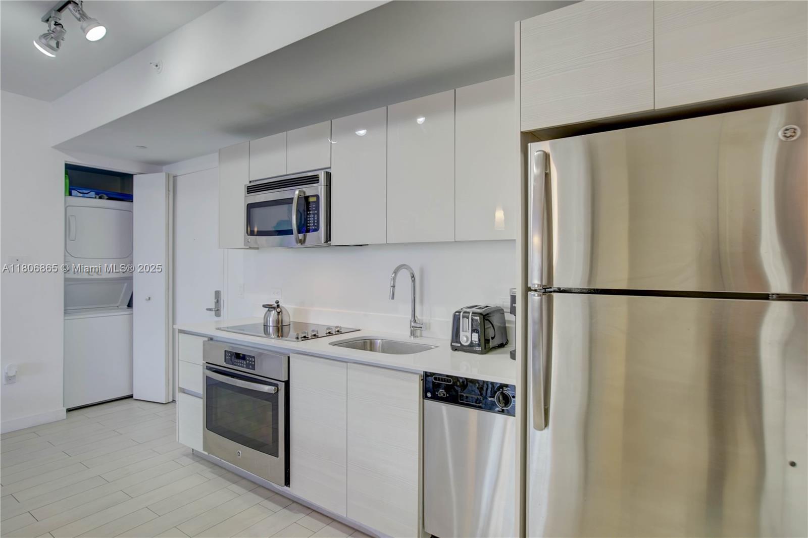 2602 E Hallandale Beach Blvd #R407, Hallandale Beach, Florida image 13