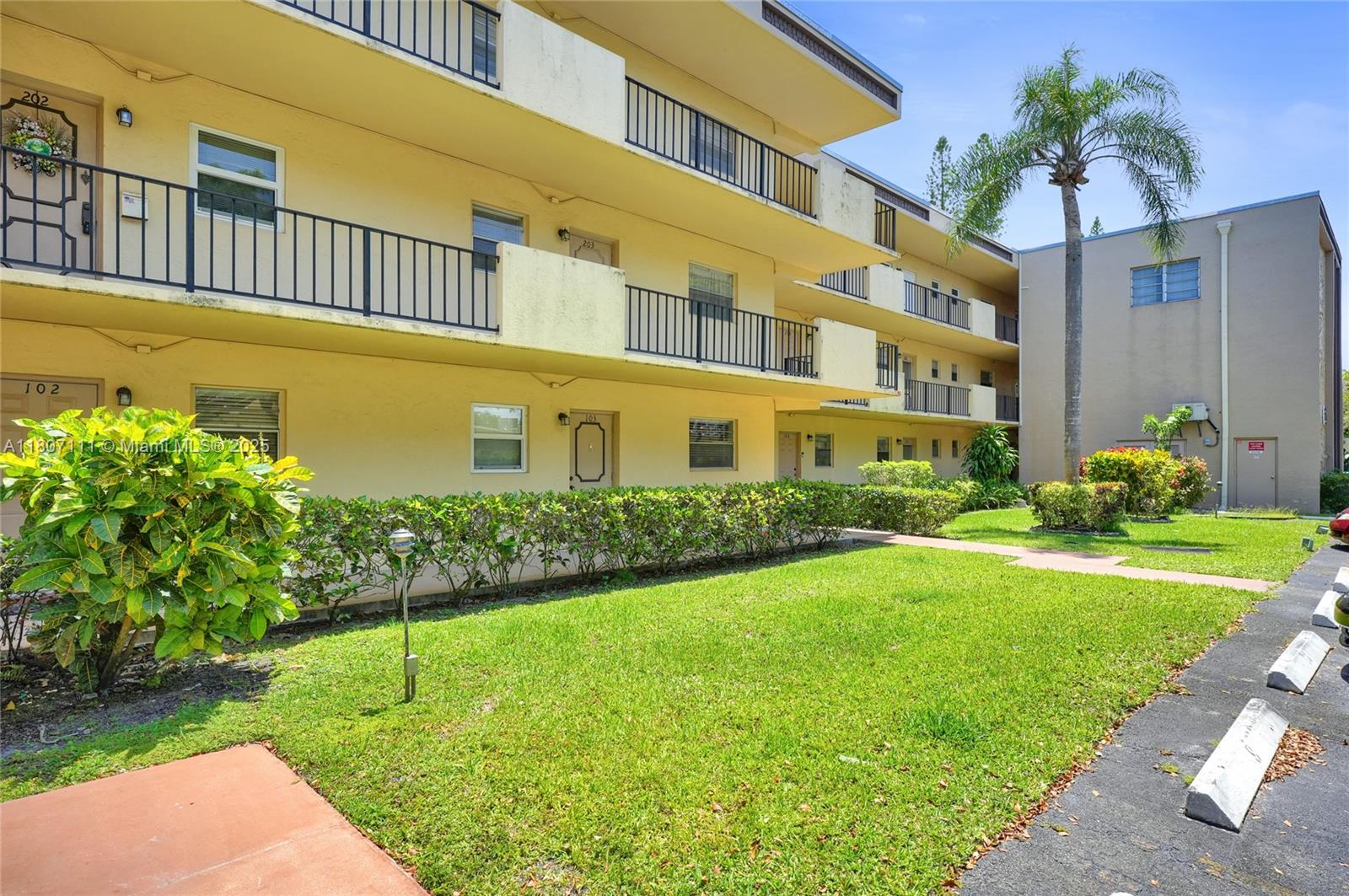 100 Ashbury Rd #103, Hollywood, Florida image 3
