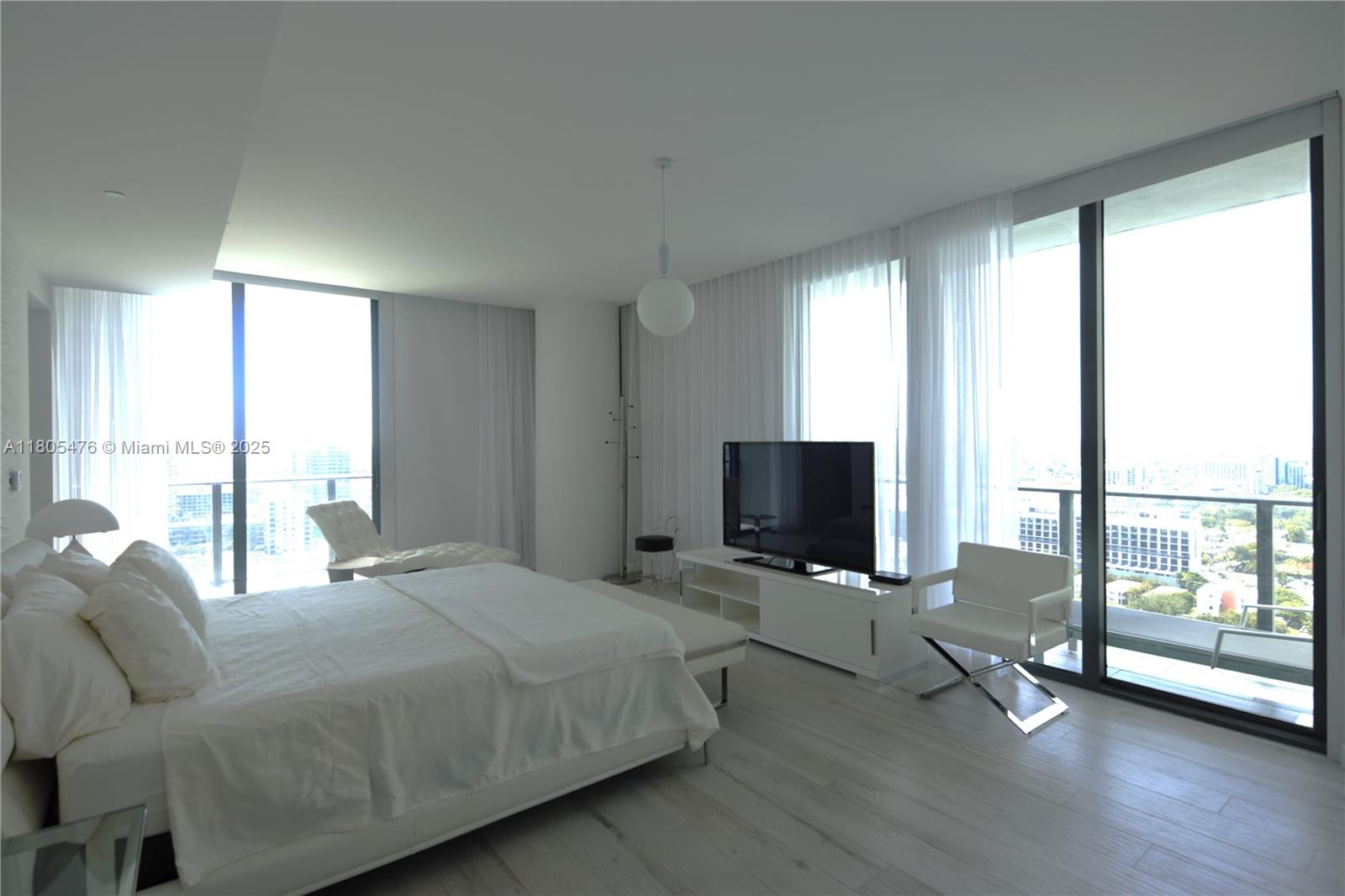 Condo for Sale in Miami, FL