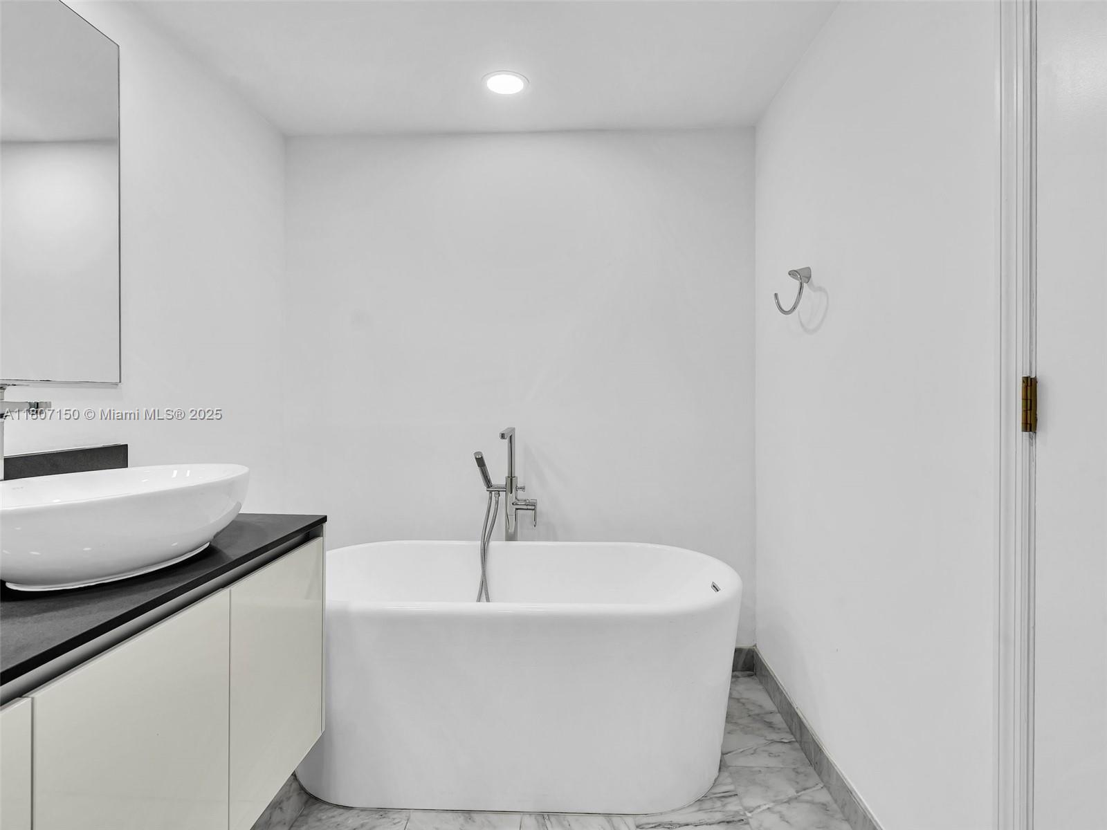 9821 E Bay Harbor Dr #302, Bay Harbor Islands, Florida image 33