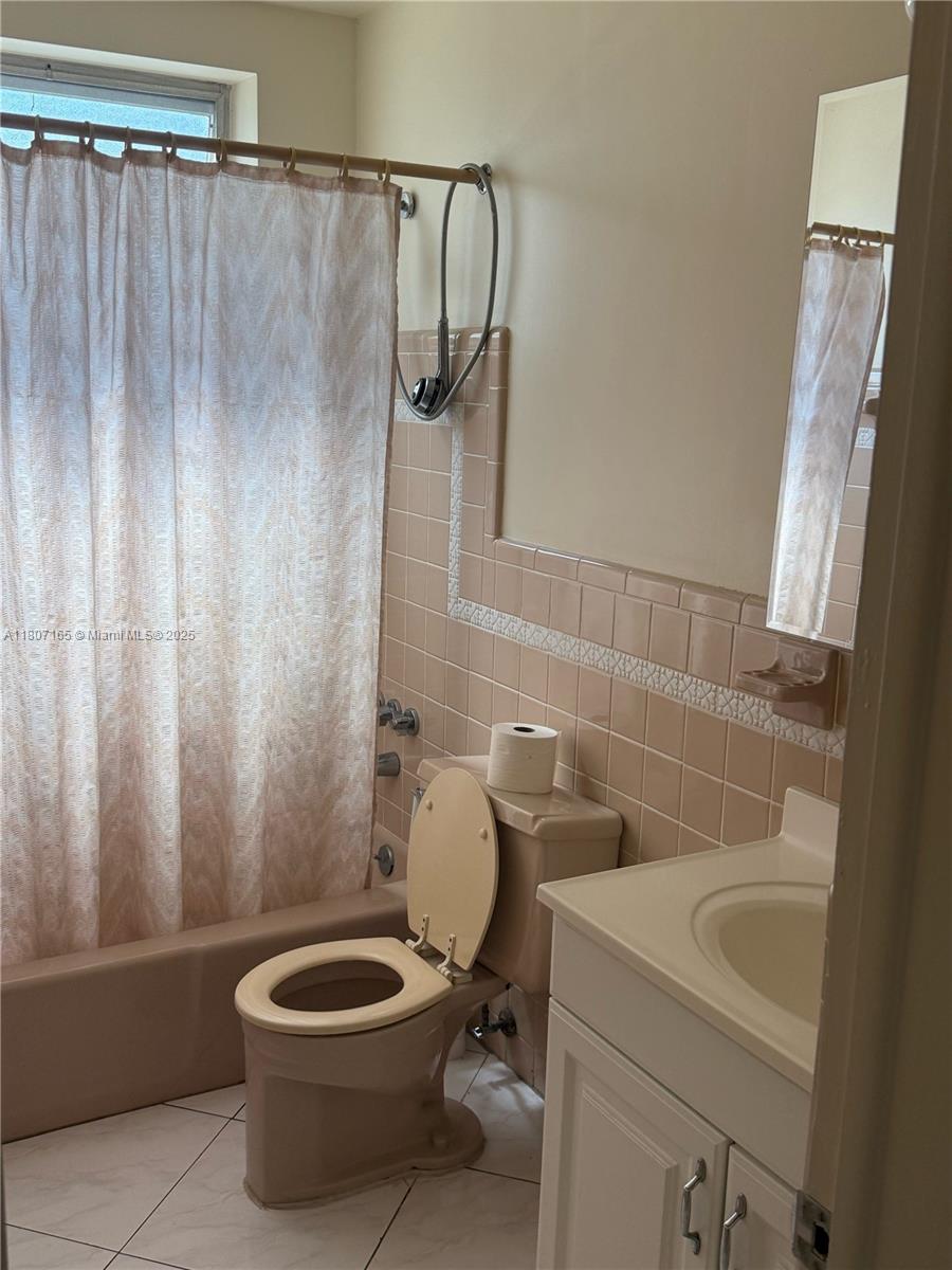 1395 NE 167th St #203, Miami, Florida image 12