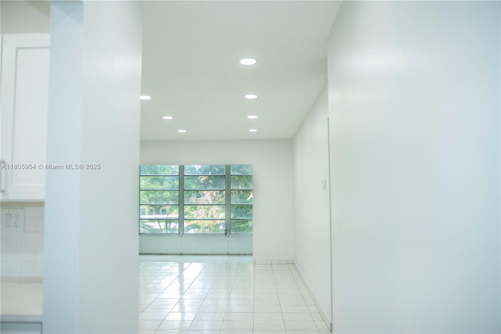 5141 W Oakland Park Blvd #210, Lauderdale Lakes, Florida image 2