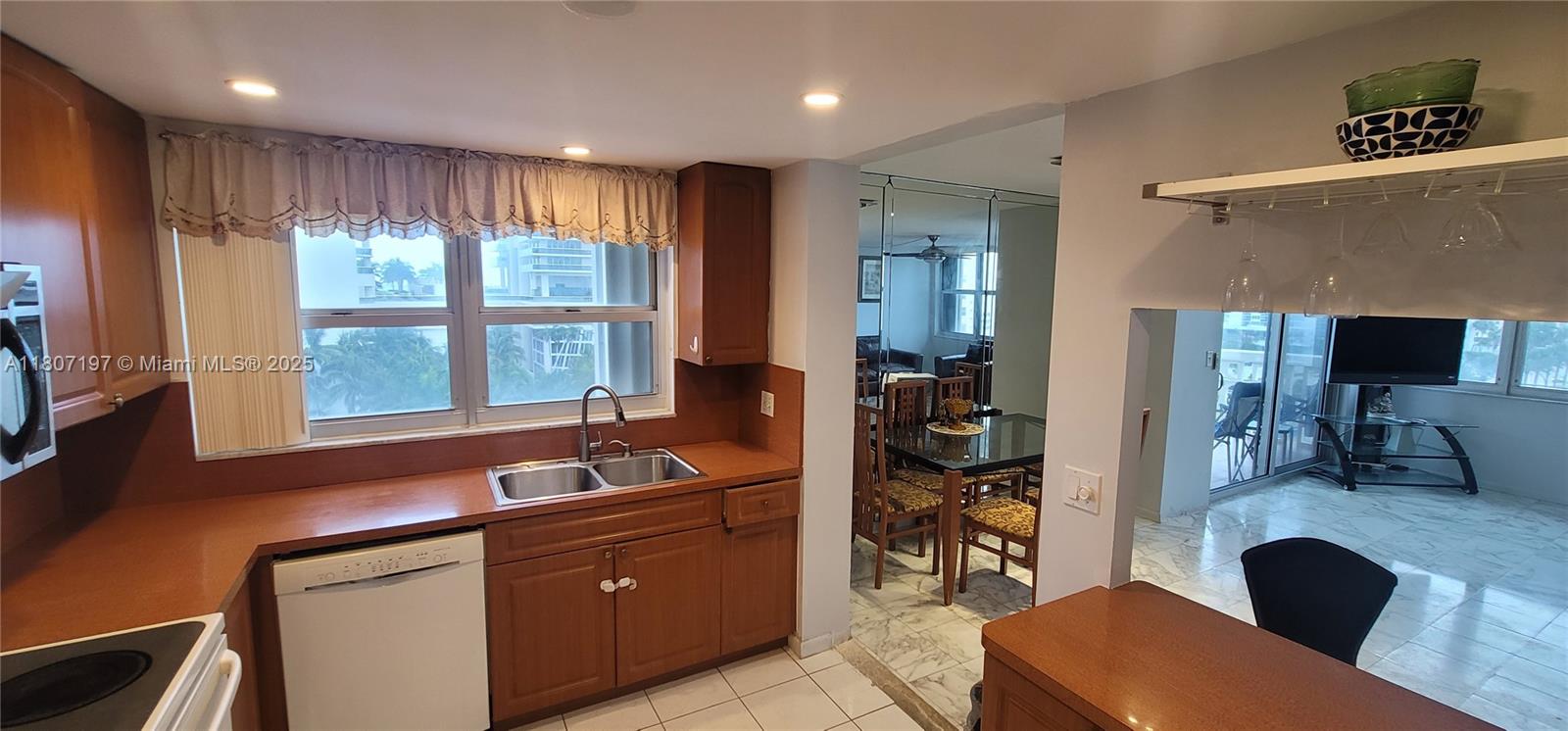 1825 S Ocean Dr #814, Hallandale Beach, Florida image 5