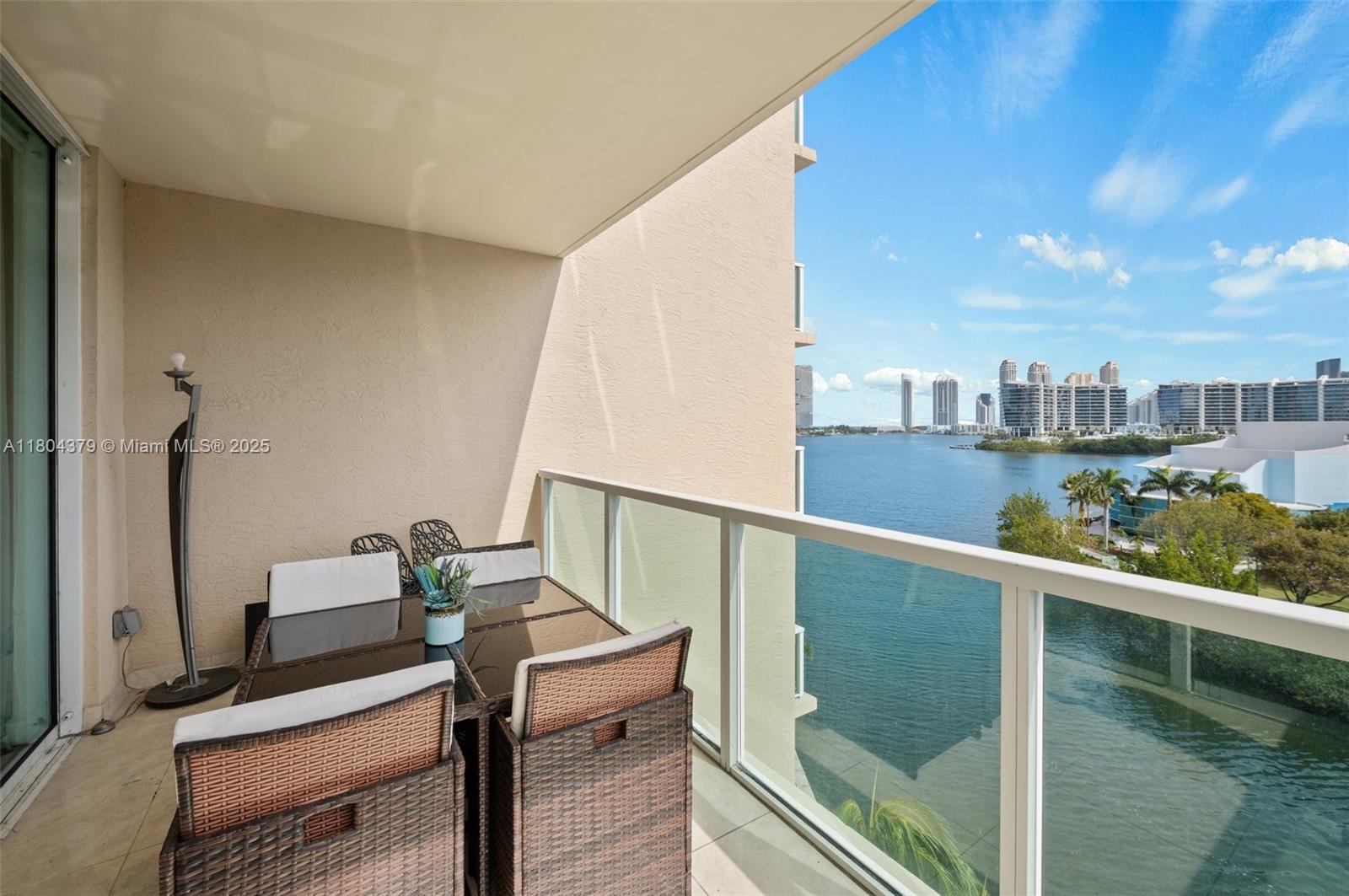 3330 NE 190th St #717, Aventura, Florida image 2