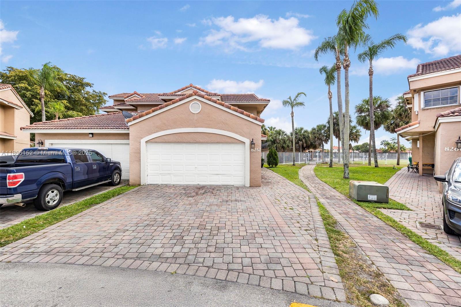 8252 191st Ln Unit 15 R, Hialeah, Florida 33015