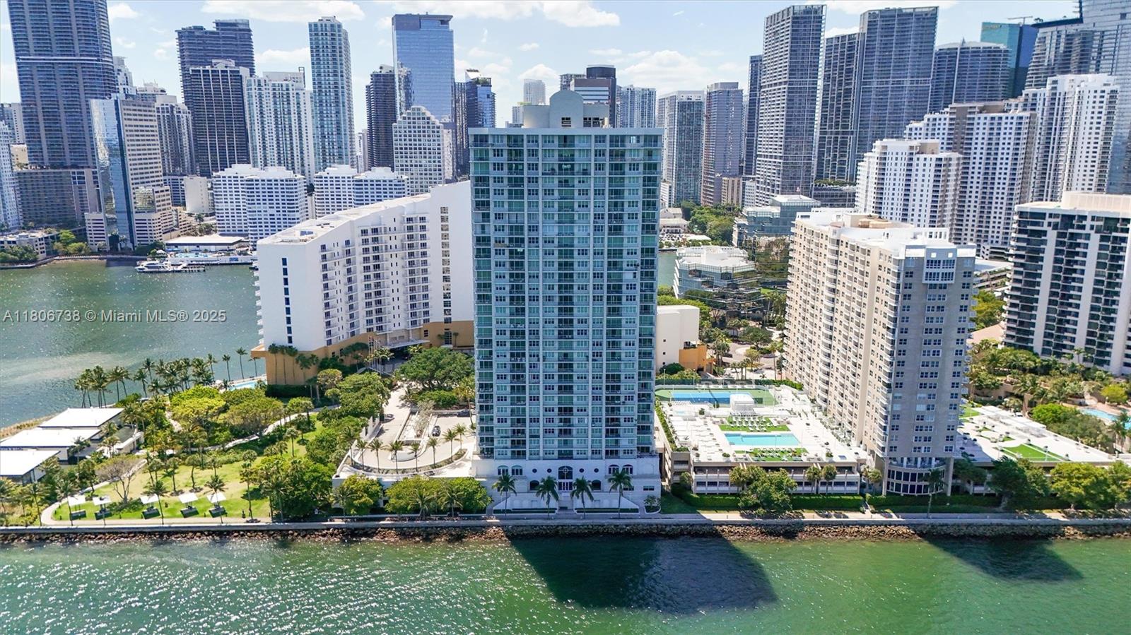 Condo for Sale in Miami, FL