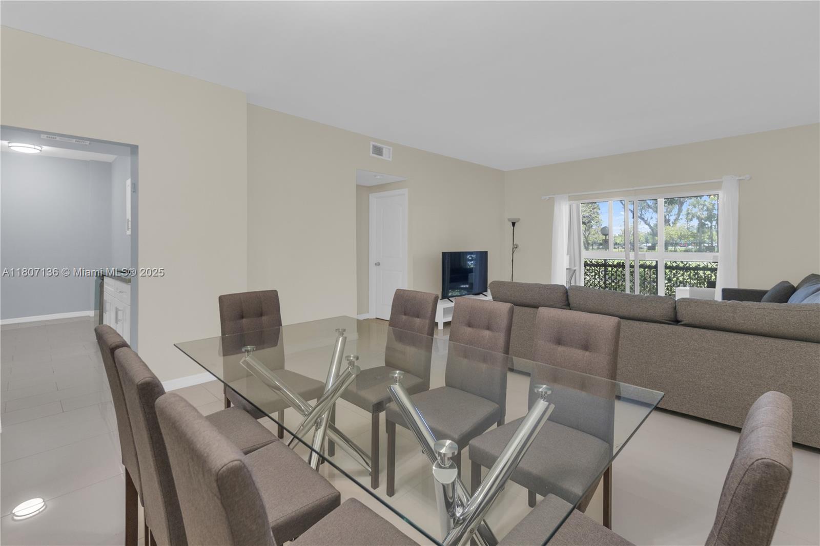 4400 Hillcrest Dr #107A, Hollywood, Florida image 12
