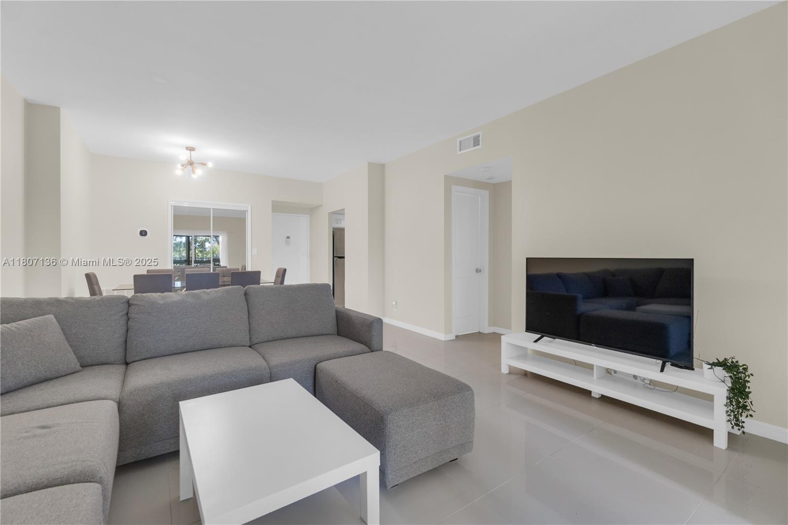 4400 Hillcrest Dr #107A, Hollywood, Florida image 9