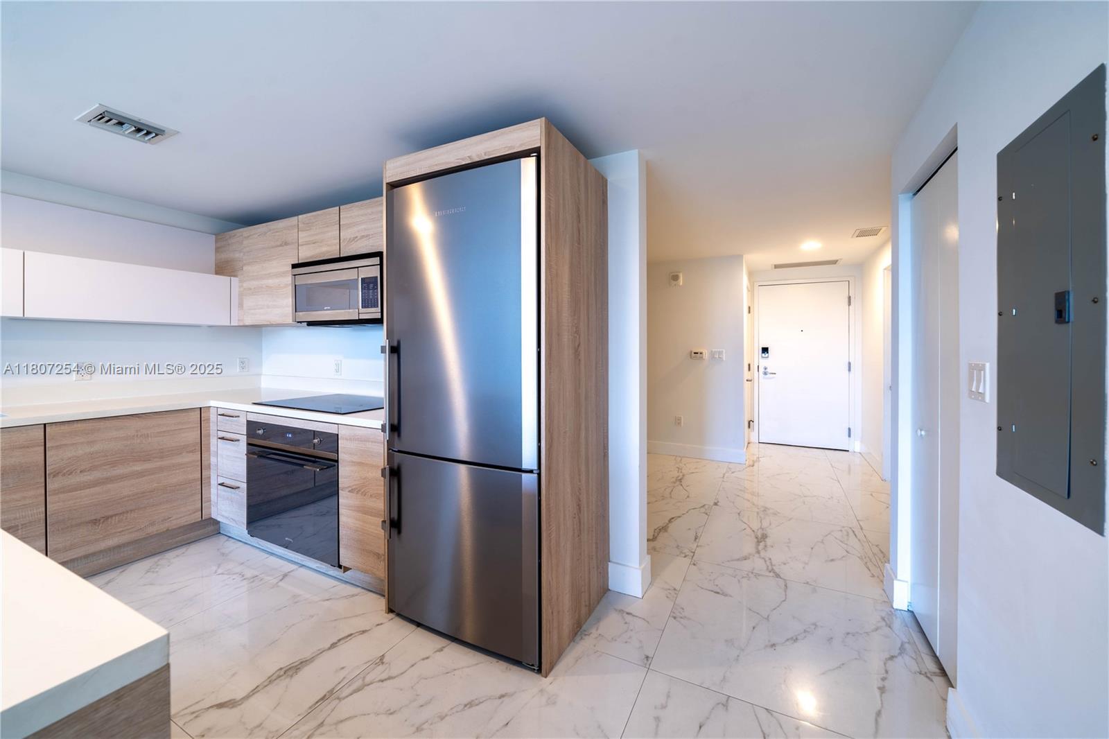 Apartamento à Venda em North Miami Beach, FL